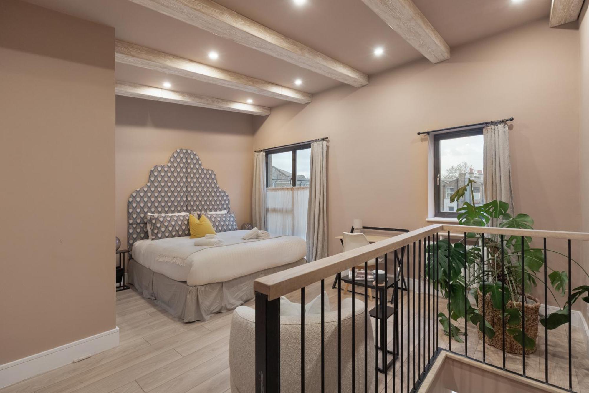 8 Horseshoe Holiday home London