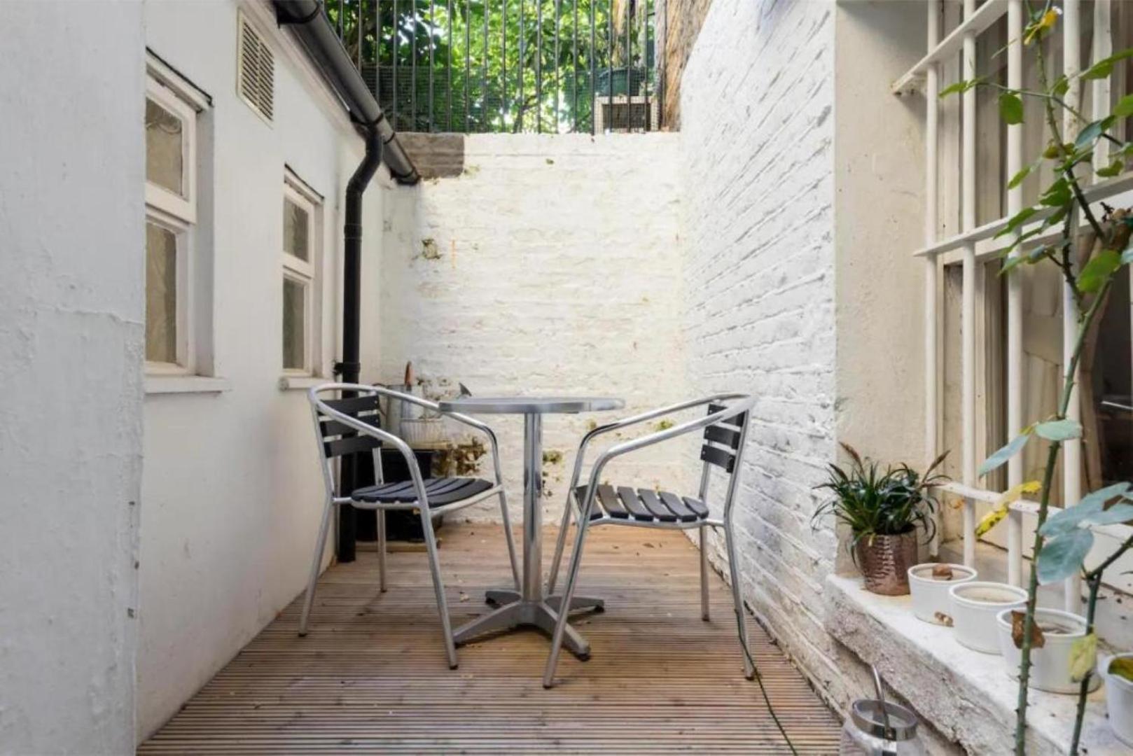 Stunning 2bed 2bath In Earls Court Sleeps Six Apartment