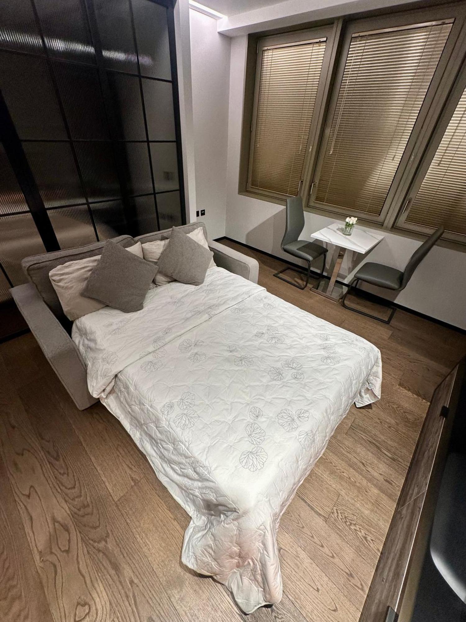 Apartment In The Heart Of *