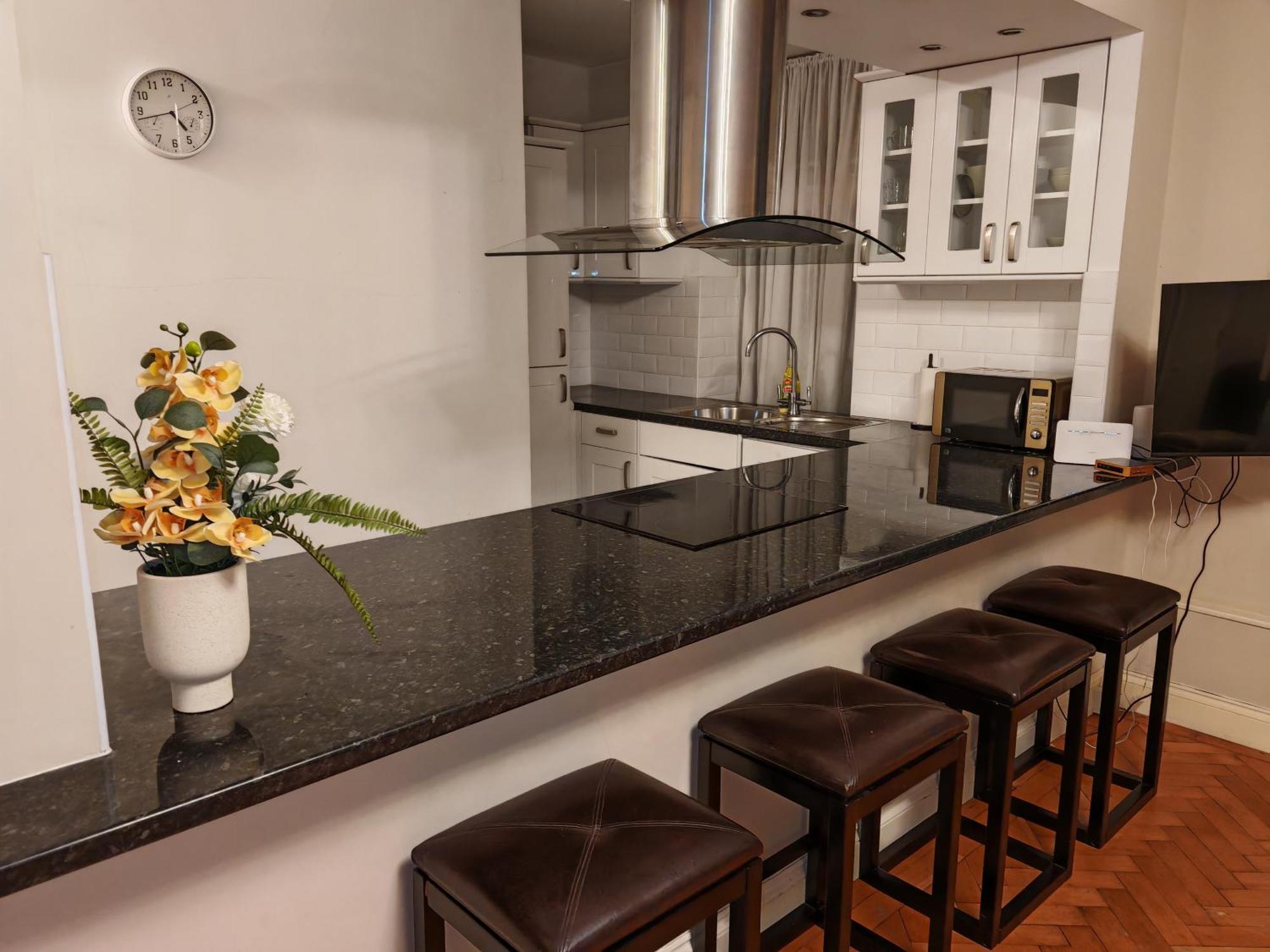 Queensway One Bedroom *
