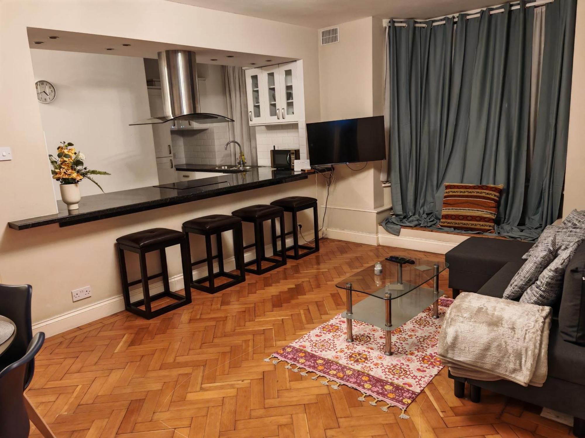 Apartment Queensway One Bedroom *