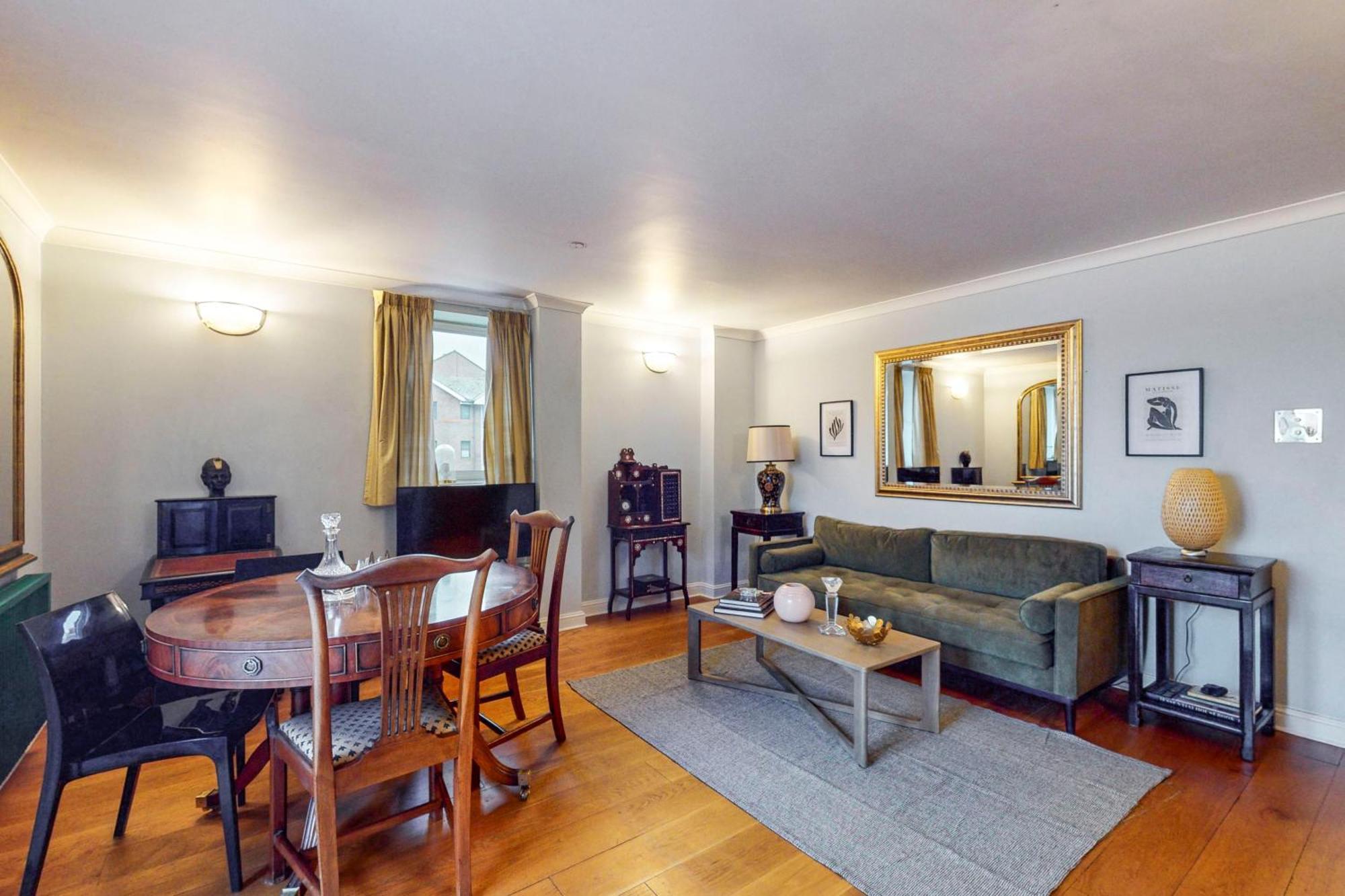 1bed Flat With Parking And Balcony With View Of The Wharf London