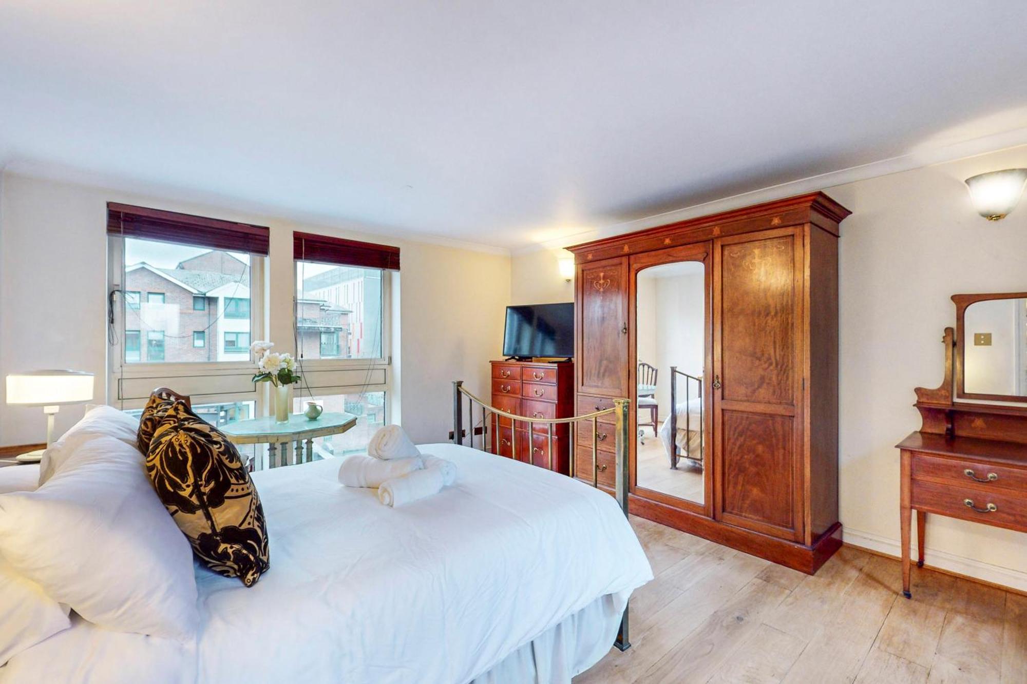 1bed Flat With Parking And Balcony With View Of The Wharf * London