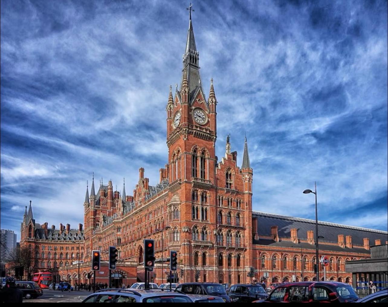 St Pancras Luxury Apartment *