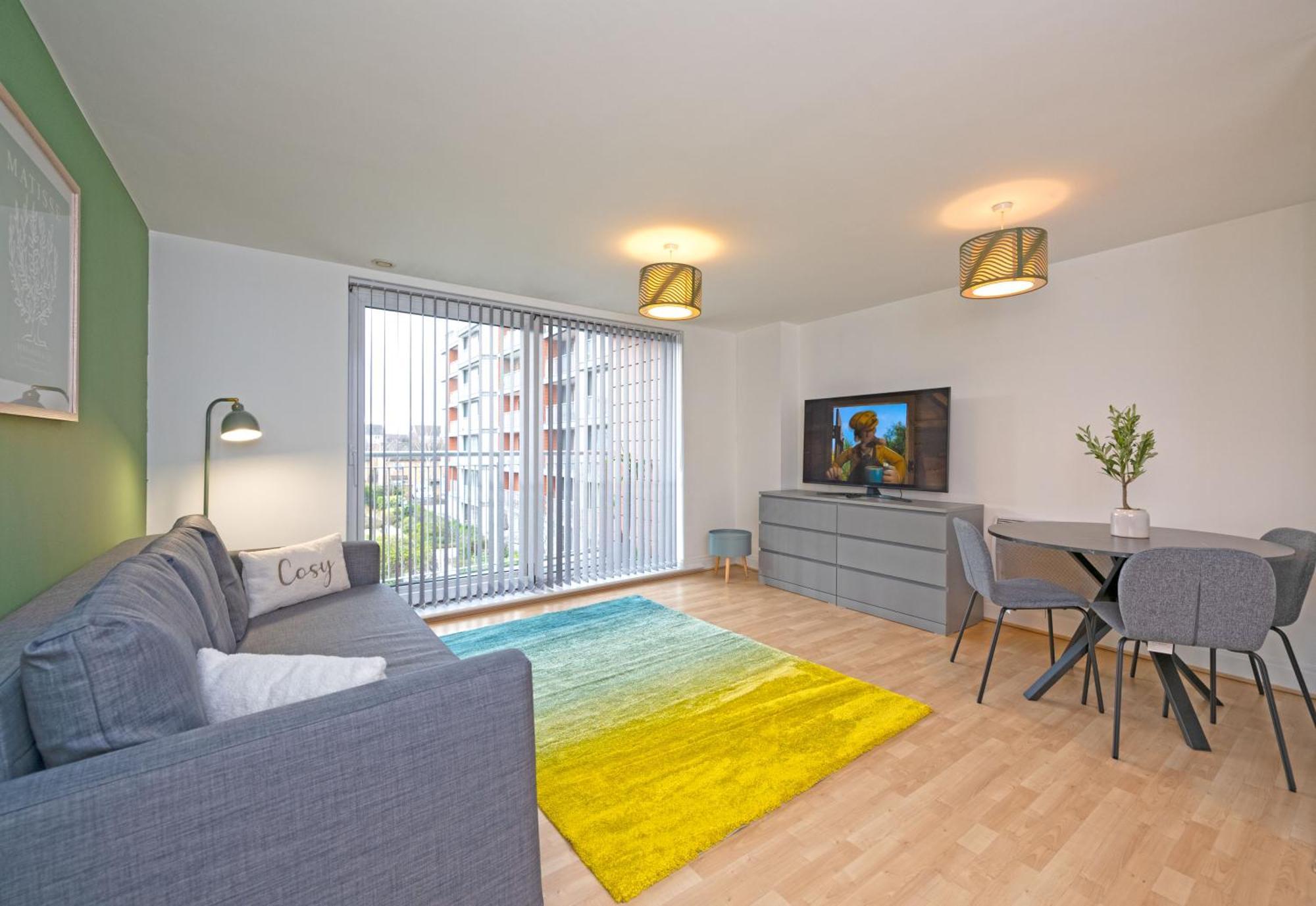 Grand Apartments Kew Gardens Apartment
