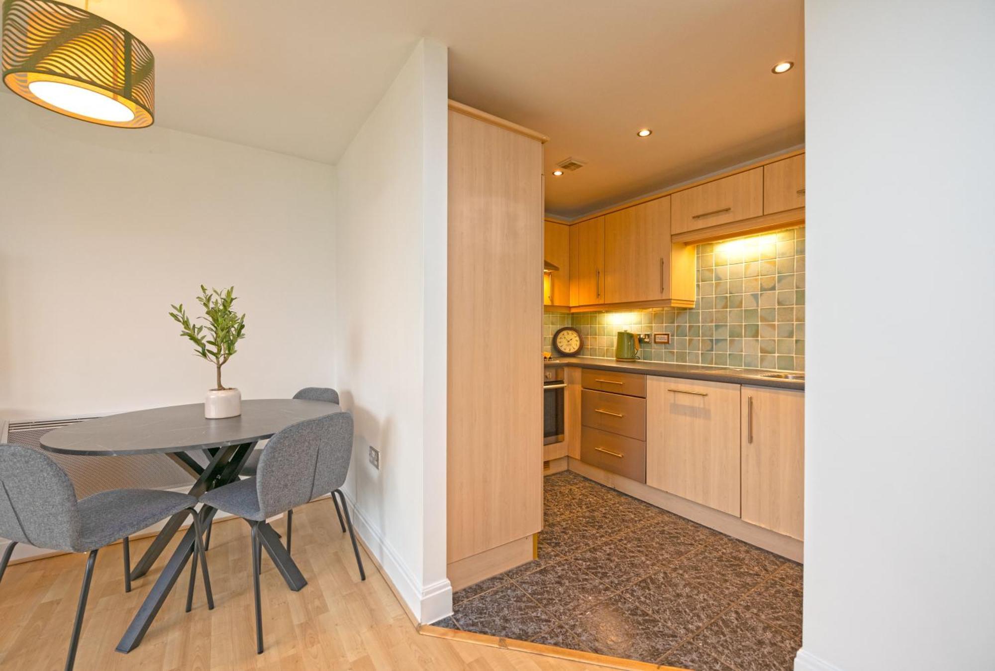Apartment Grand Apartments Kew Gardens London