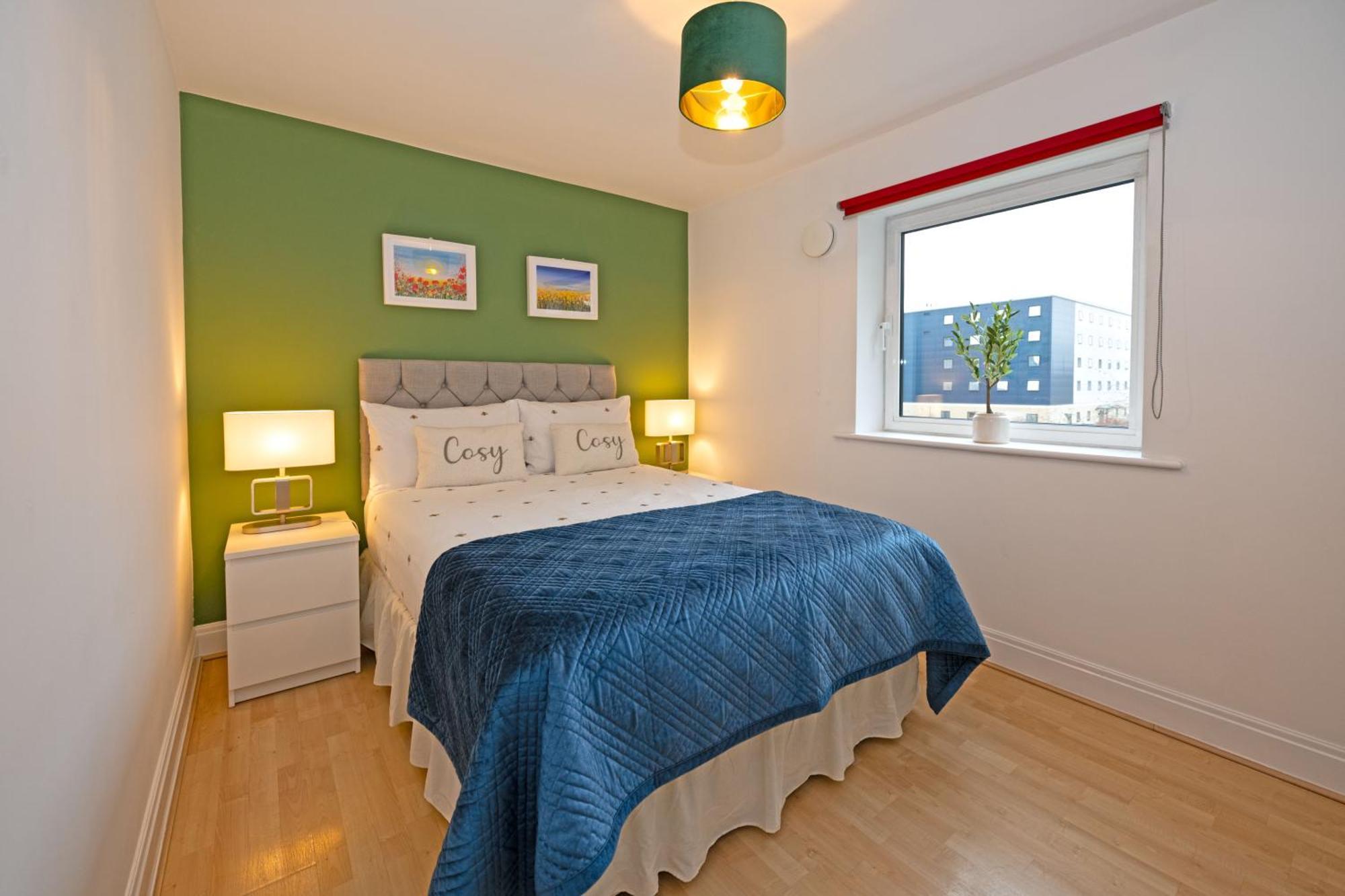 Grand Apartments Kew Gardens Apartment