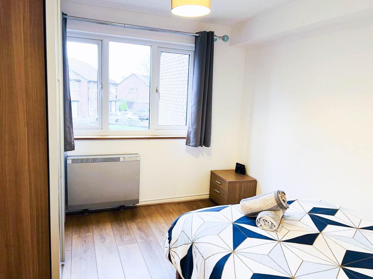 Appartamento Lovely 2 Bedroom Flat With Free Parking, Great Transport Links To London, The Excel Centre, Canary Wharf And The O2! *