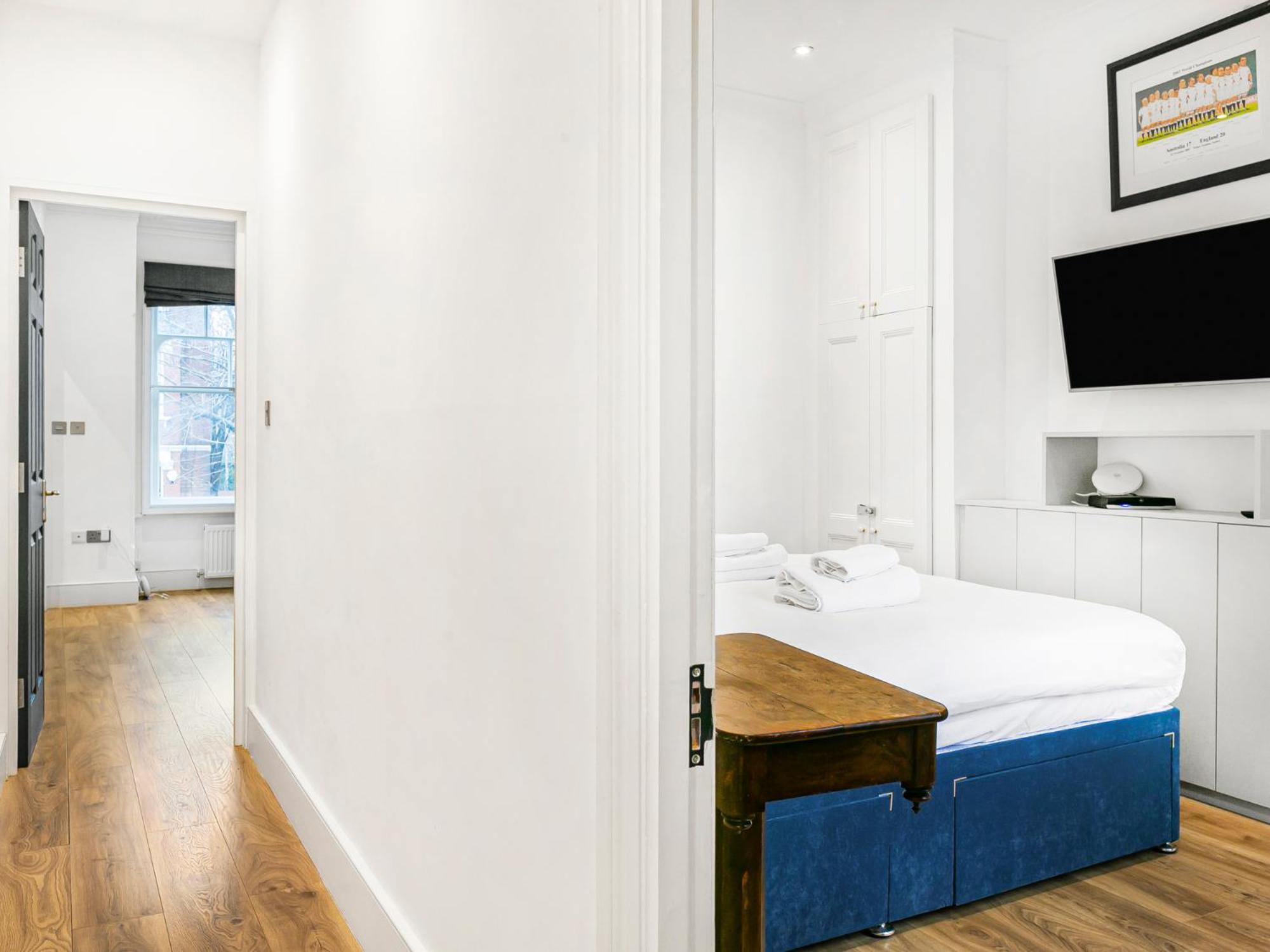 Apartment Pass The Keys Modern Victorian In London