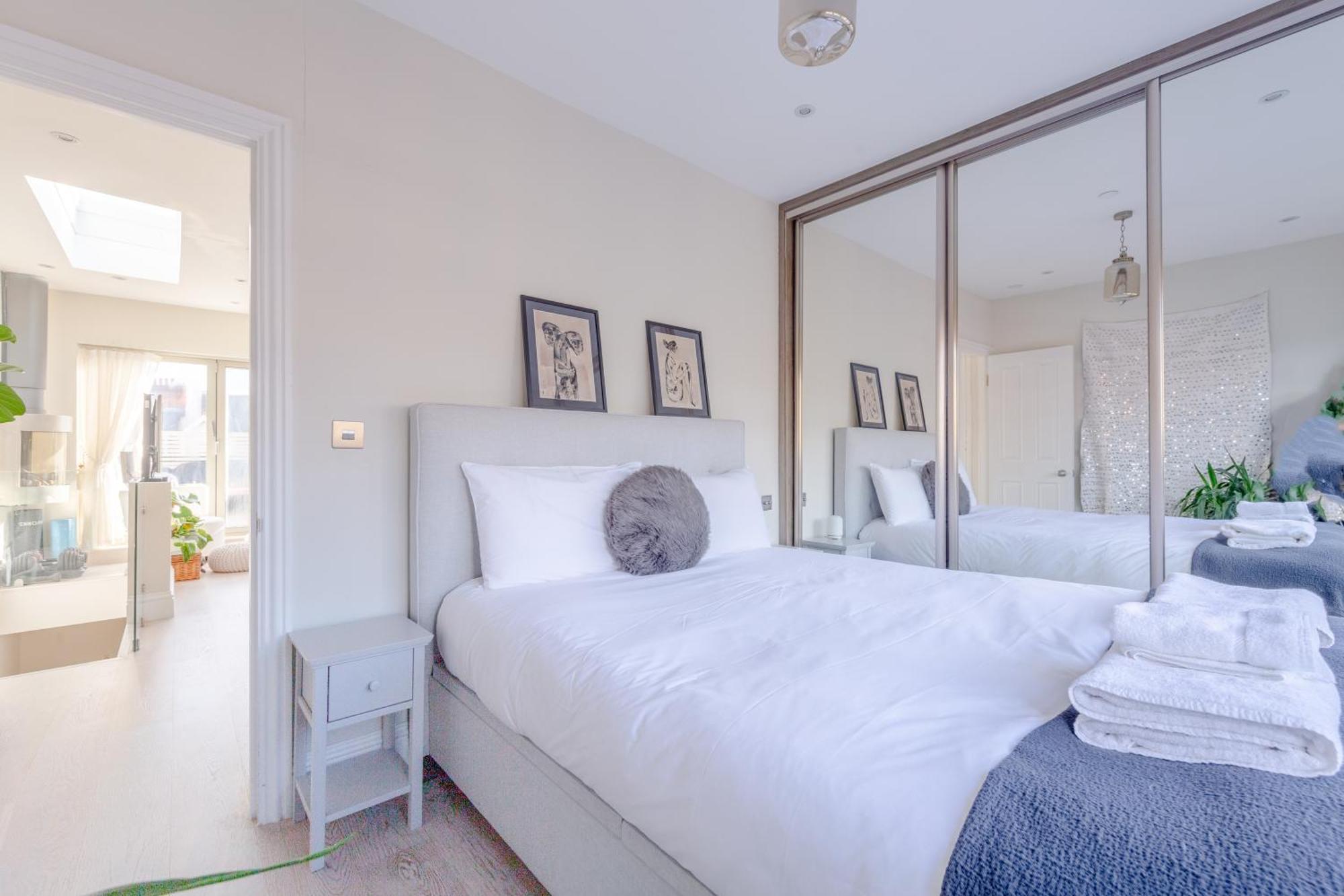 Airy & Modern 1bd Flat In Maida Vale Apartment