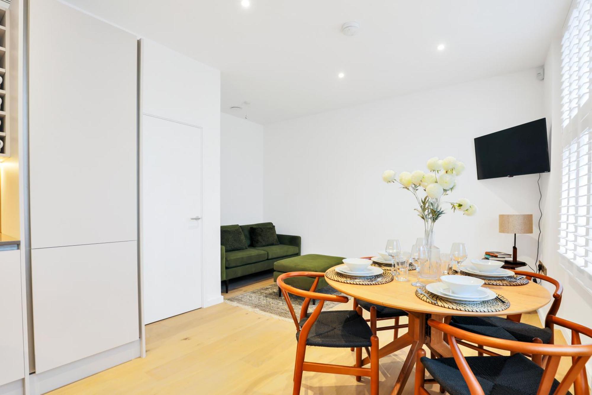 Kensington - 2 Bedrooms 2 Baths Leilighet *