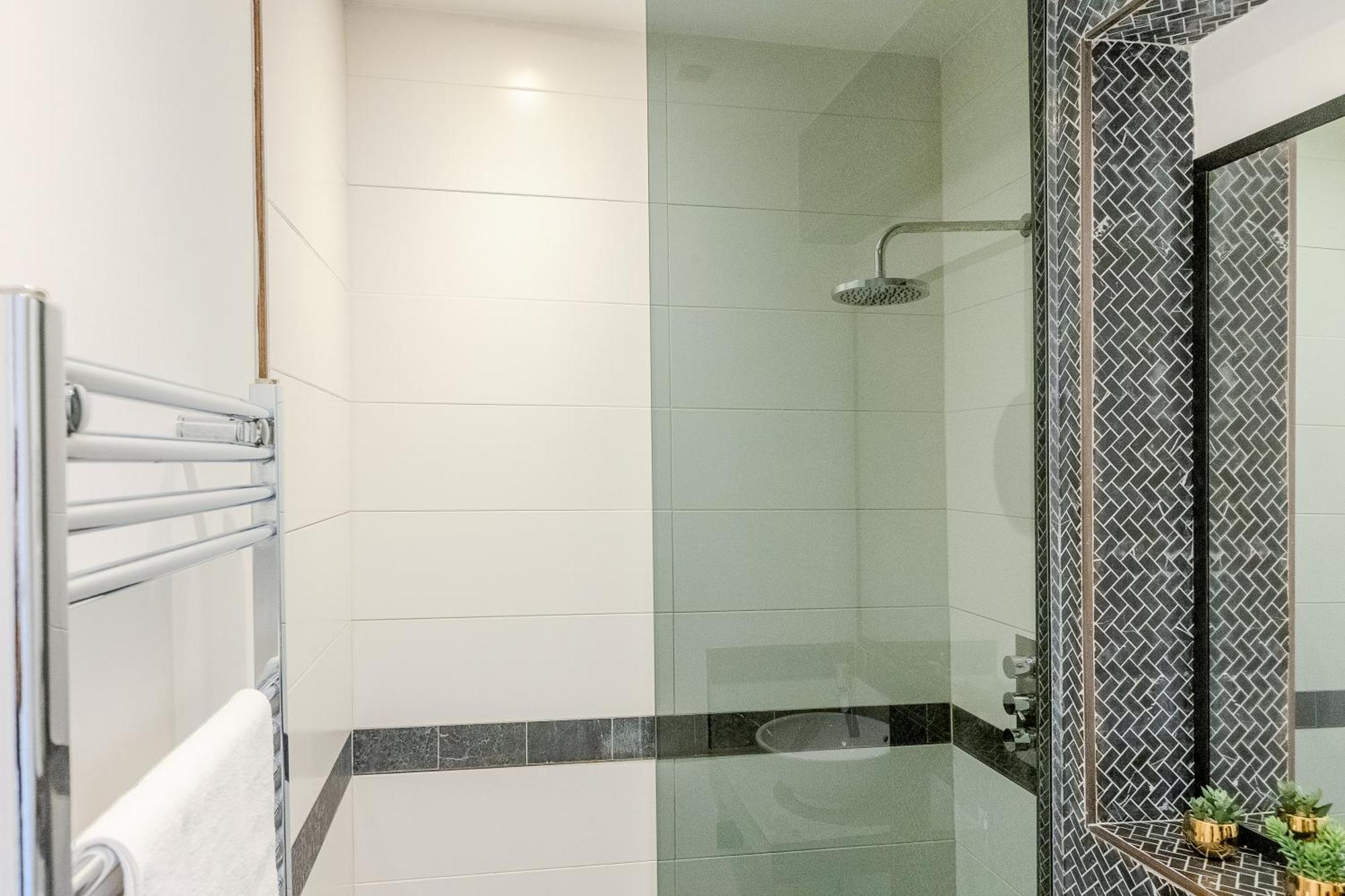 Lägenhet Lovely 2br Flat In Kensington, 2 Minutes Tube *