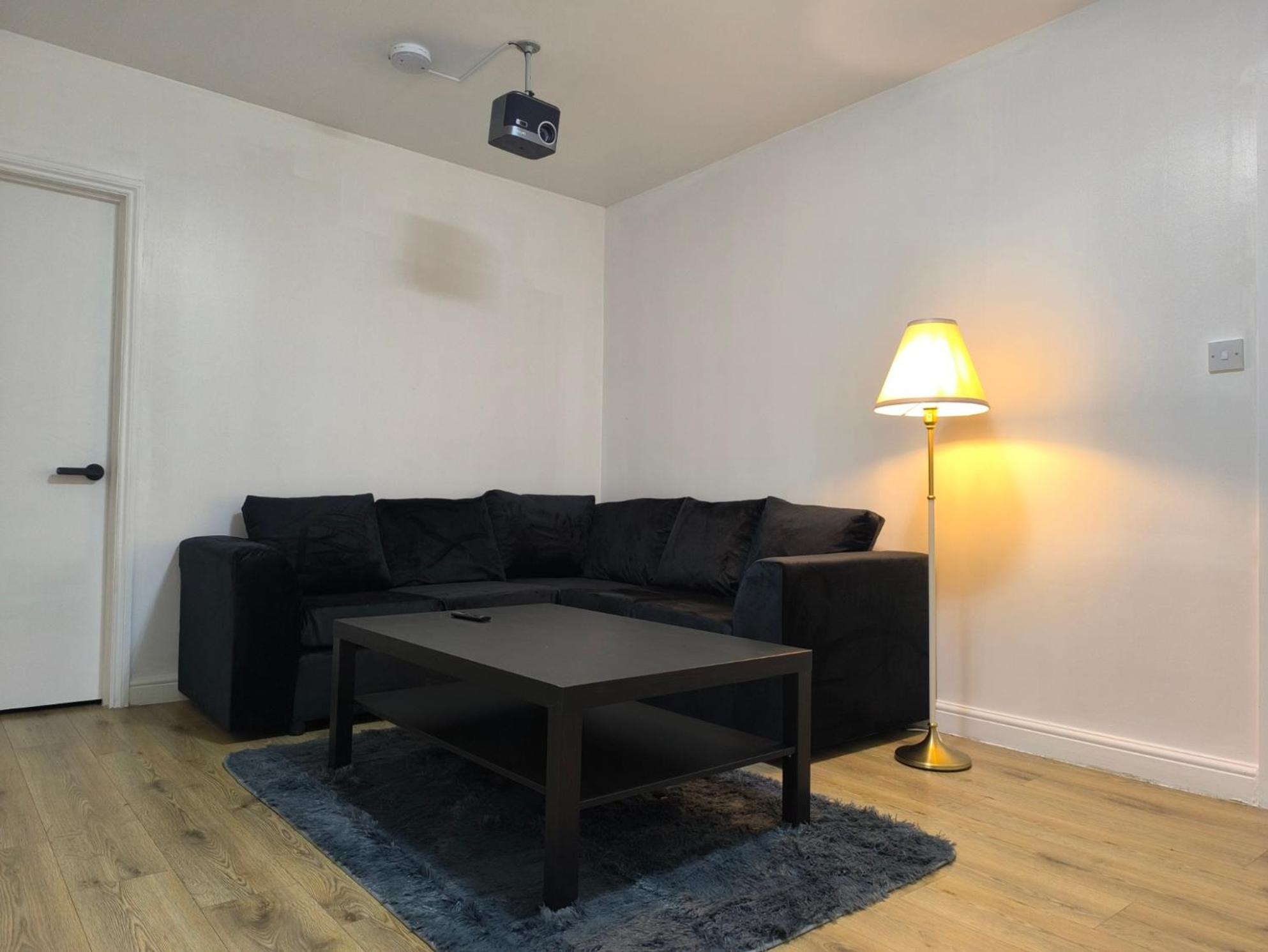 4 Person 3min From South Wimbeldon Tube Station Room2 Guest house