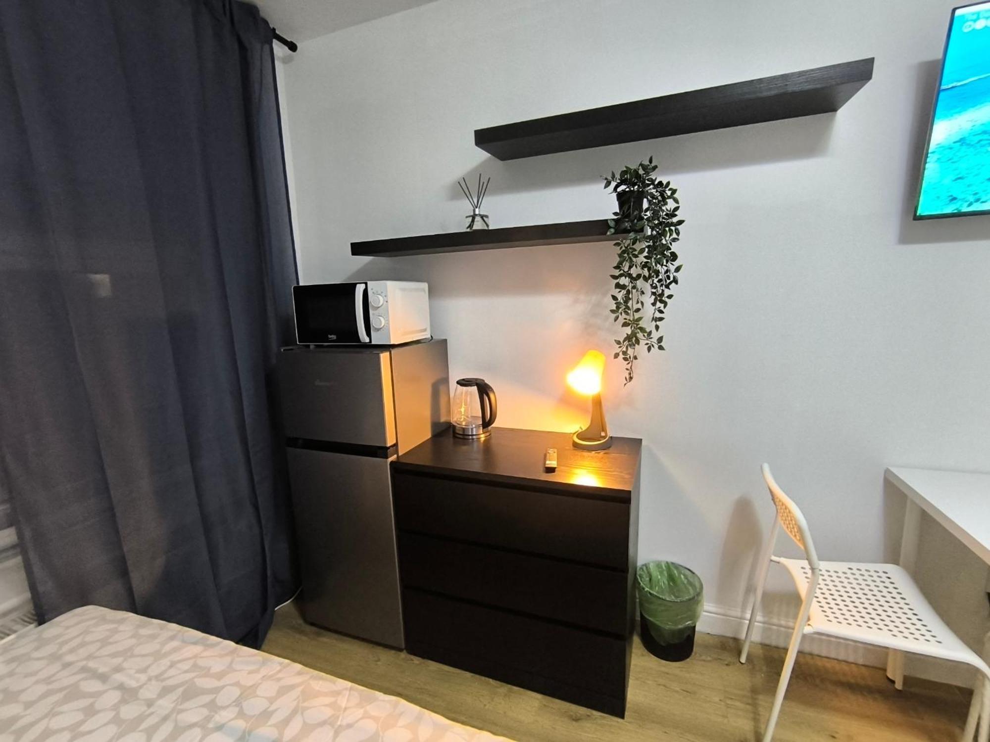 4 Person 3min From South Wimbeldon Tube Station Room2 Guest house London