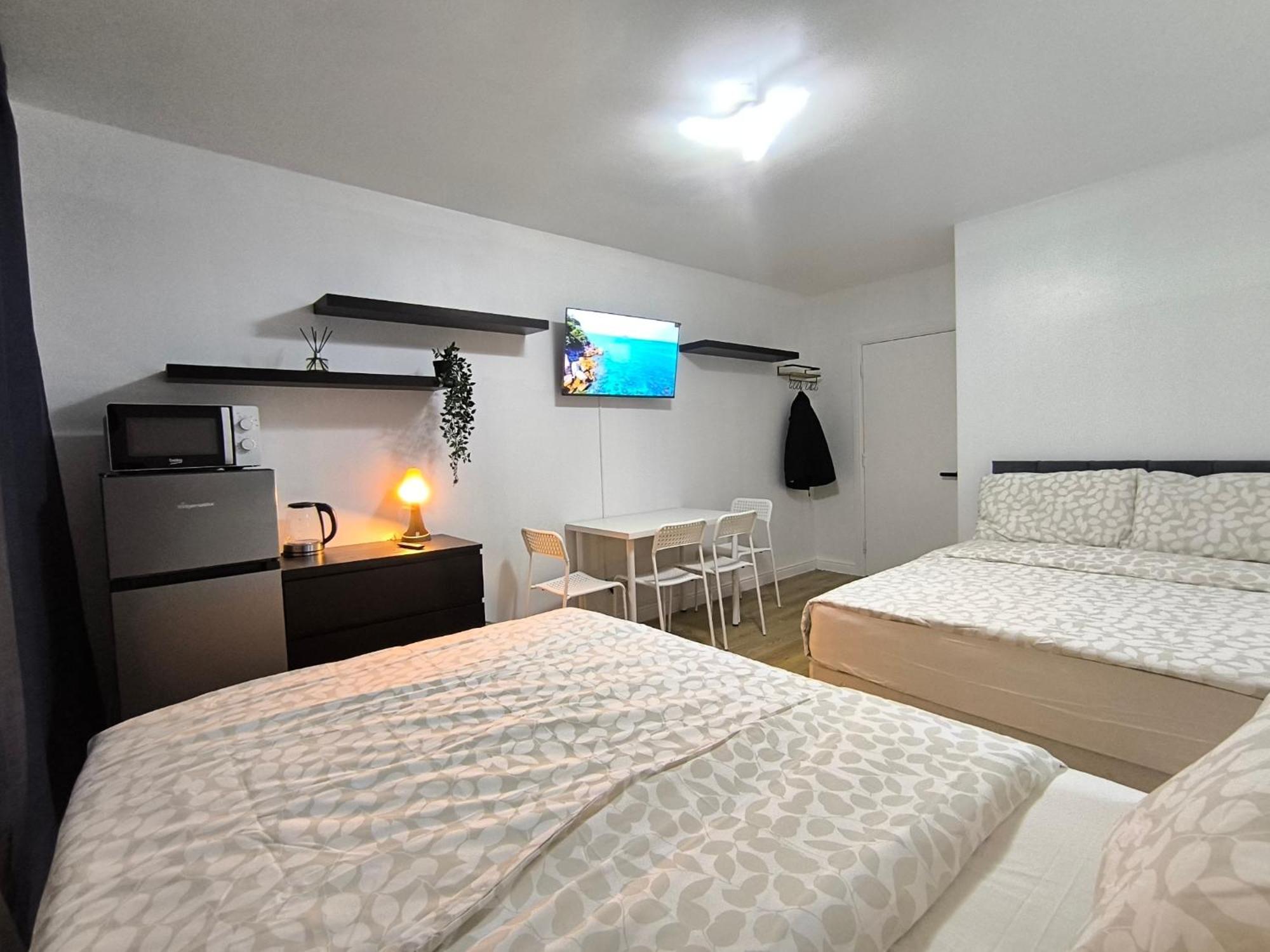 4 Person 3min From South Wimbeldon Tube Station Room2 * London