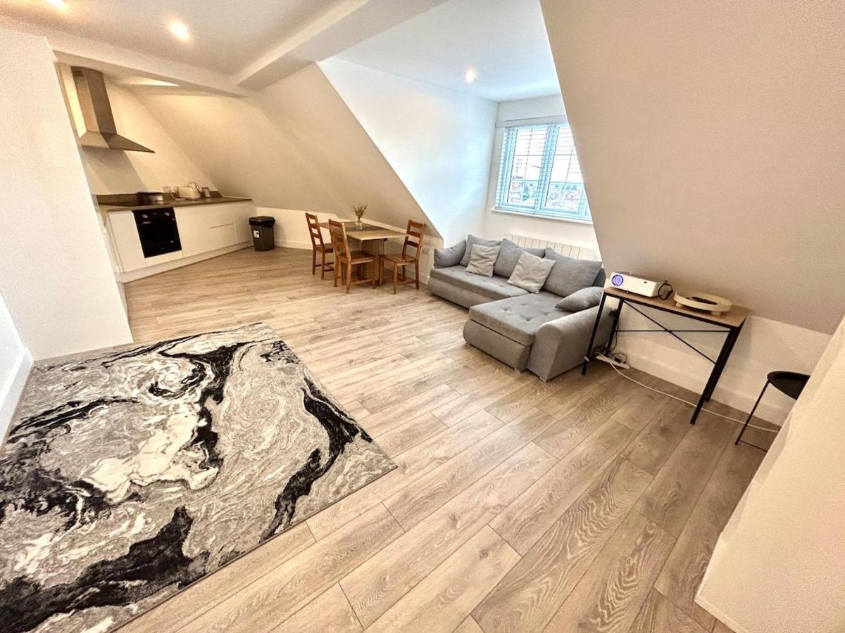 Cinematic 2 Bed Central Location Appartement *