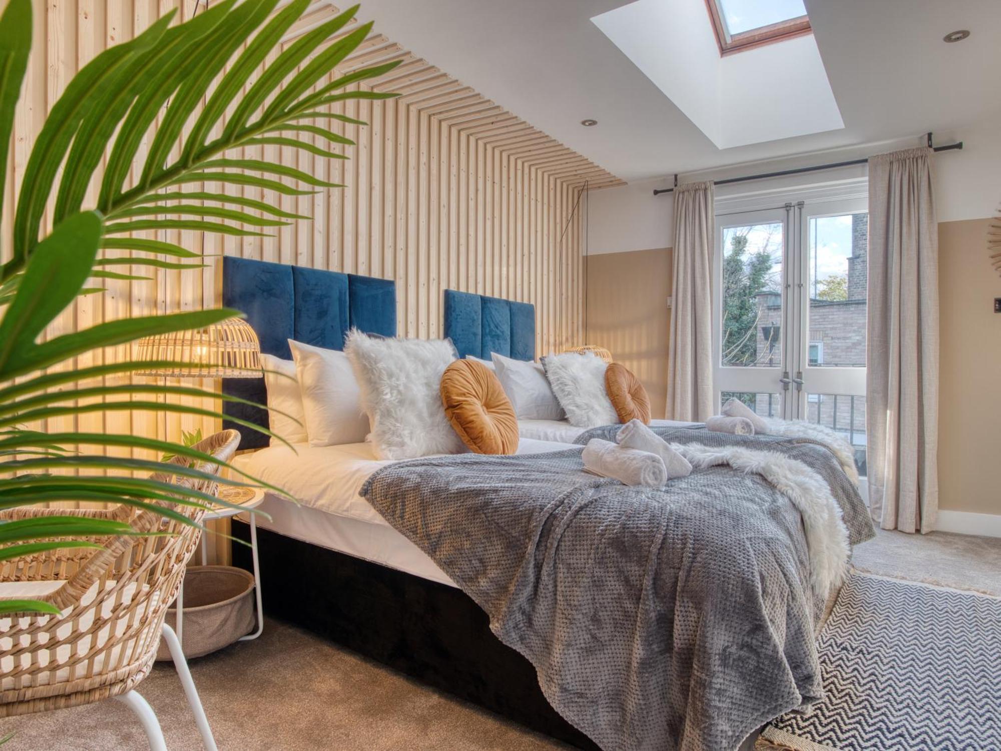 Holiday home Holland Park - Games & Parking London