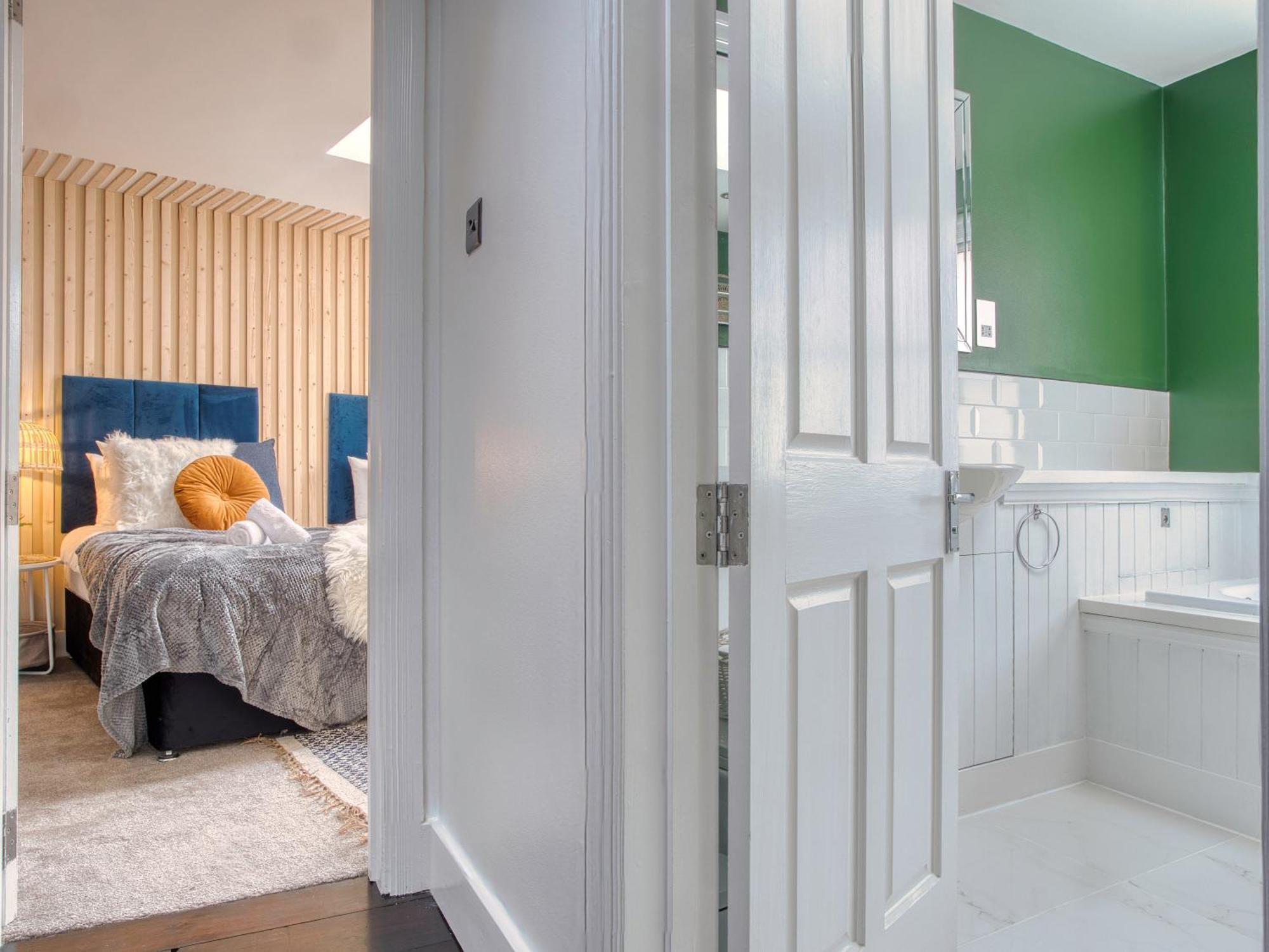 Holiday home Holland Park - Games & Parking *