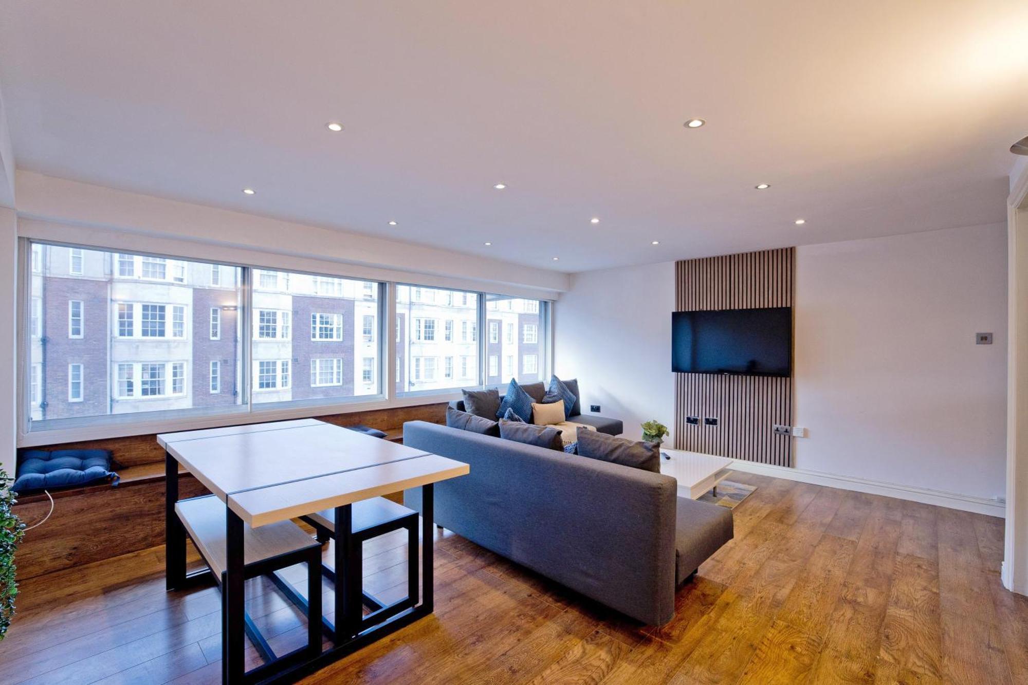 Imperial Queensway * Londen
