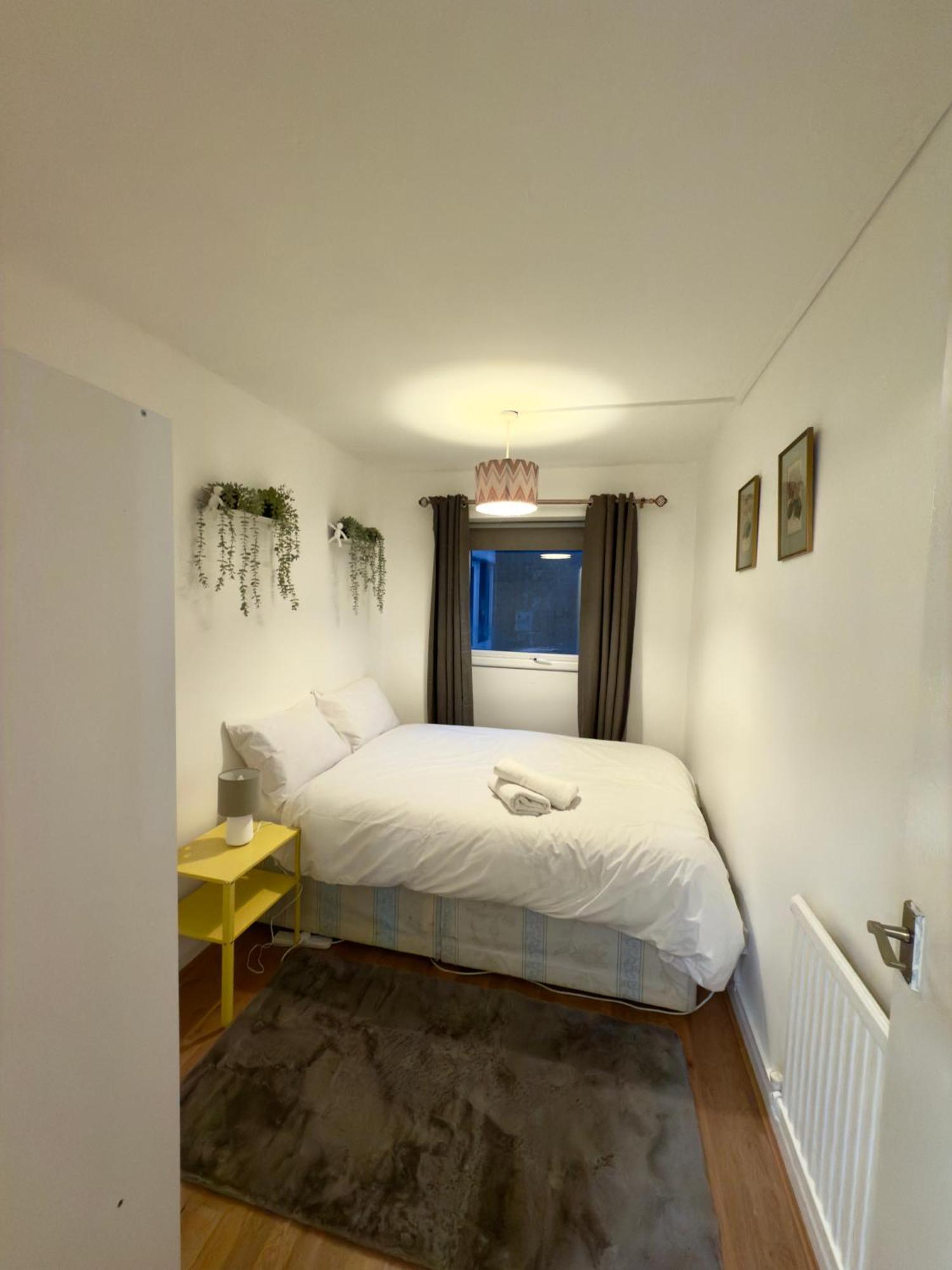 Lägenhet Stylish Two Bedroom *