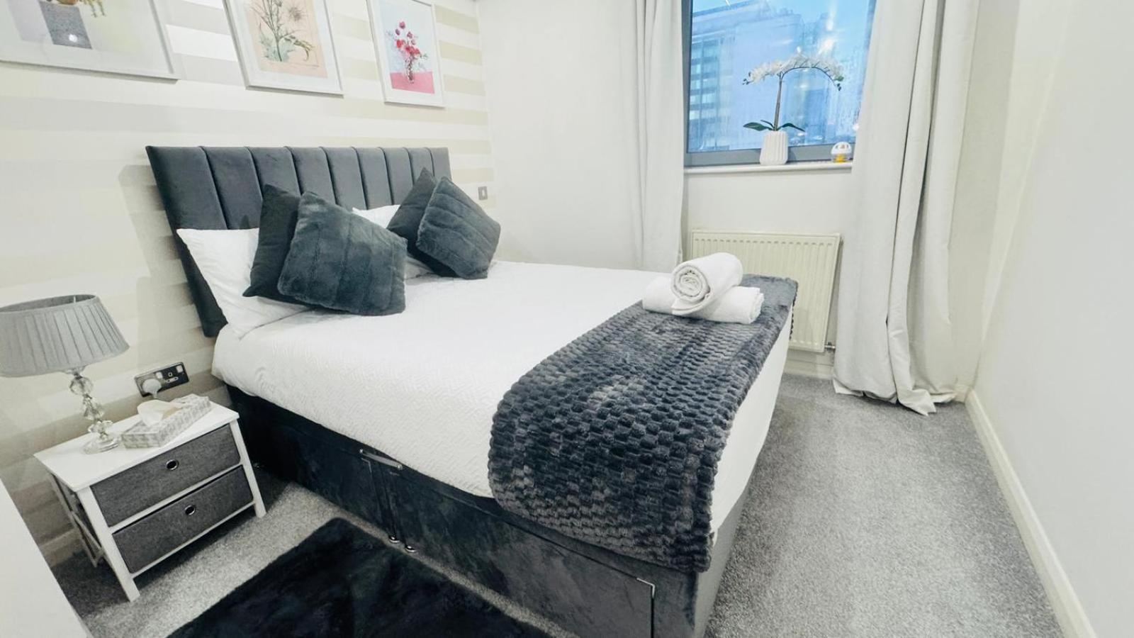 Appartement Entire Next To Canary Wharf In