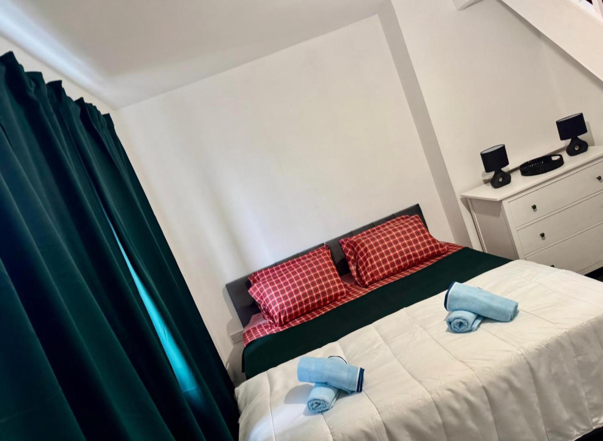 Apartment House Near Greenwich, Free Parking, Free Wifi