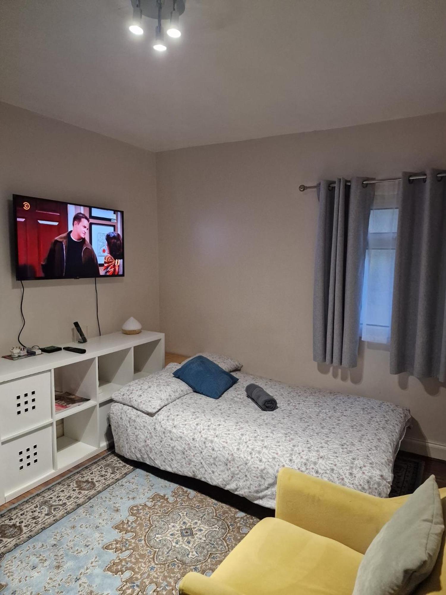 Apartment New 1 Bed Flat In