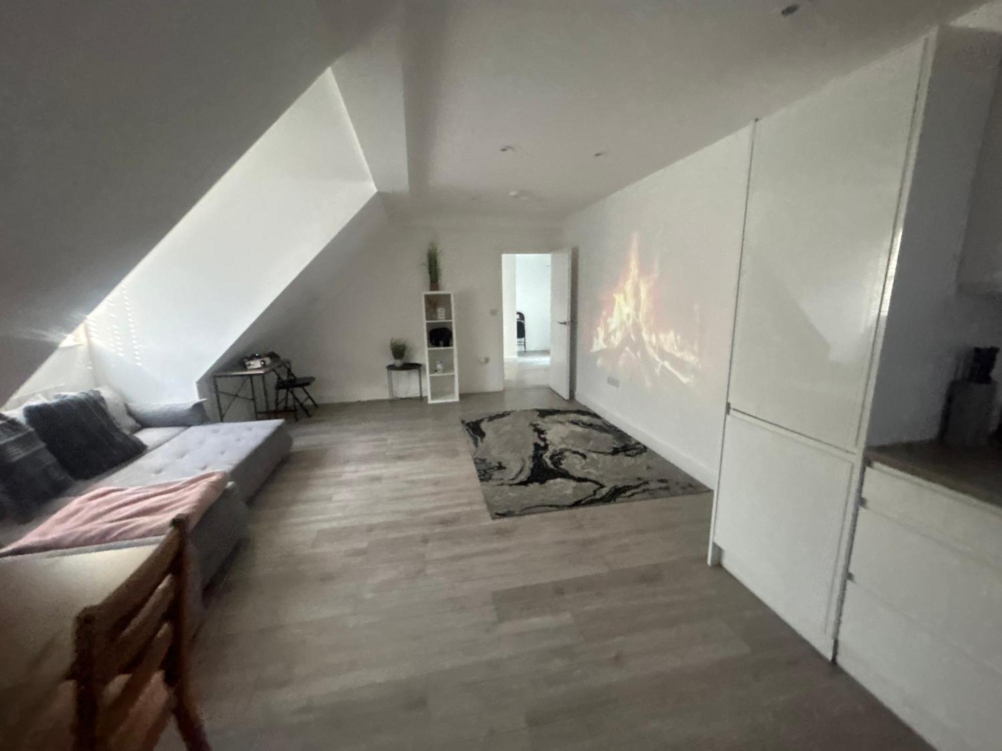 Cinematic 2 Bed Central Location Appartement *