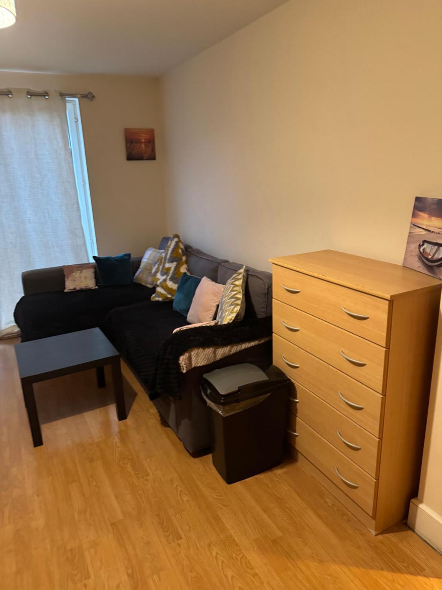 1- Bed Flat With Easy Access To Bow Station Lejlighed *