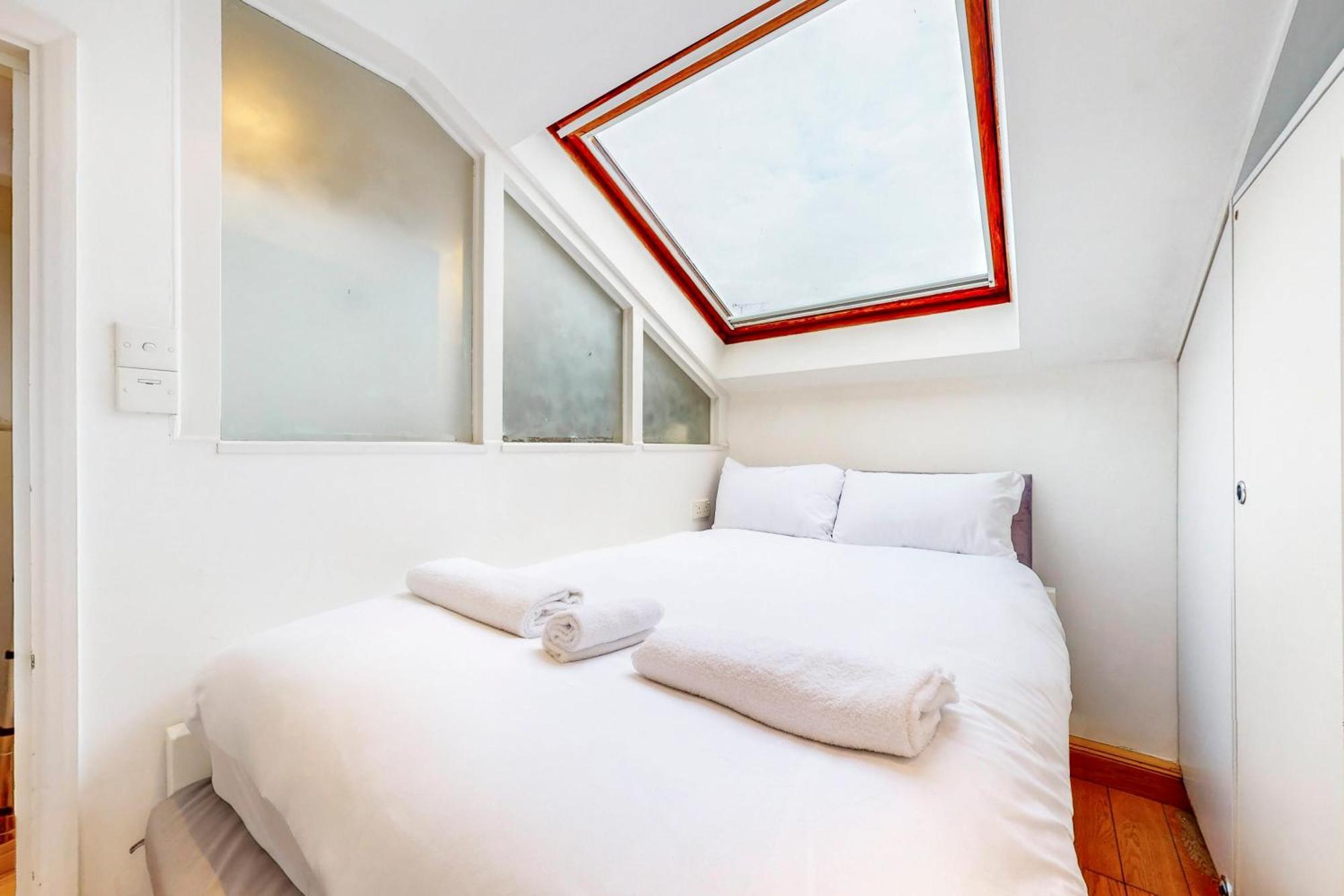 Bright 1 Bed - In The Heart Of South Kensington Apartment London