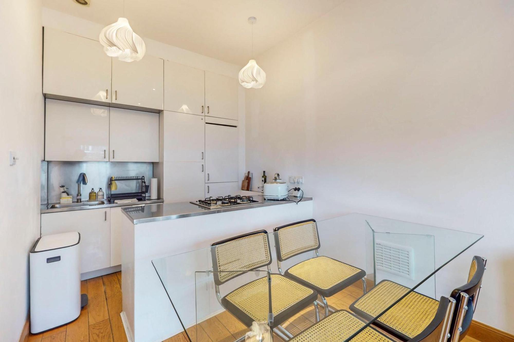 Bright 1 Bed - In The Heart Of South Kensington London