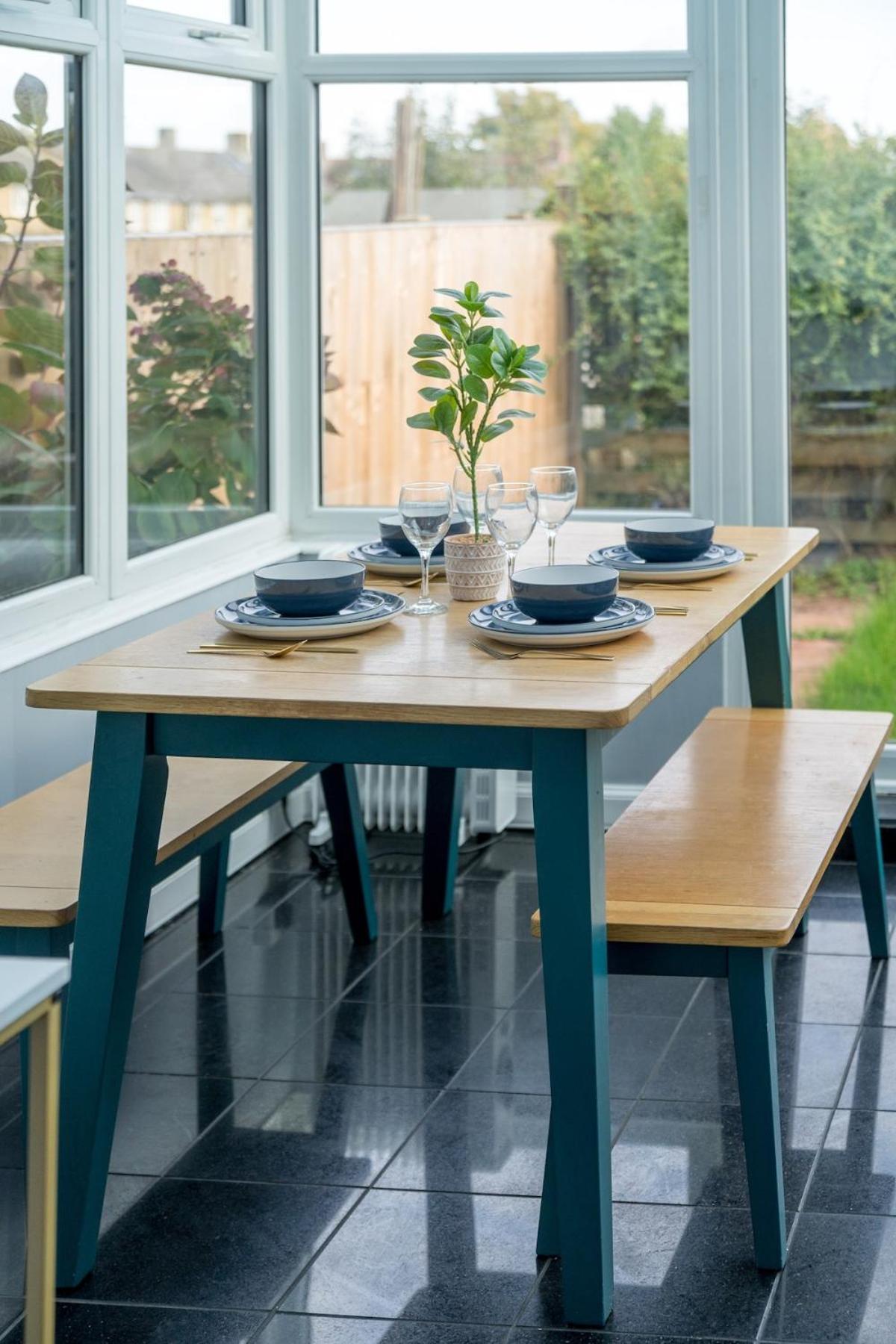 Lavish Lux 3bed 2bath Garden Sunroom Parking