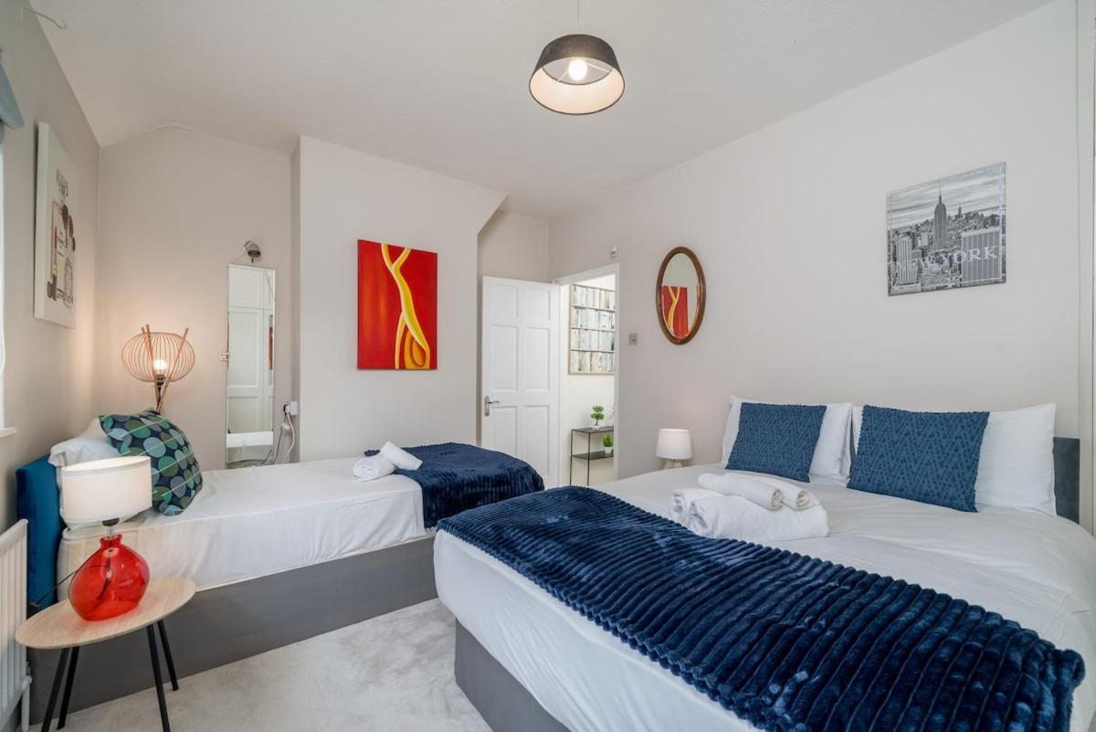Villa Lavish Lux 3bed 2bath Garden Sunroom Parking