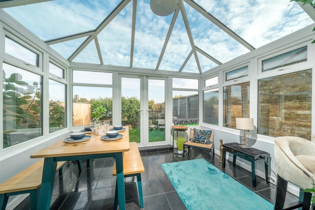 Lavish Lux 3bed 2bath Garden Sunroom Parking *