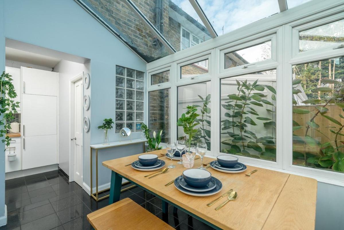 Lavish Lux 3bed 2bath Garden Sunroom Parking