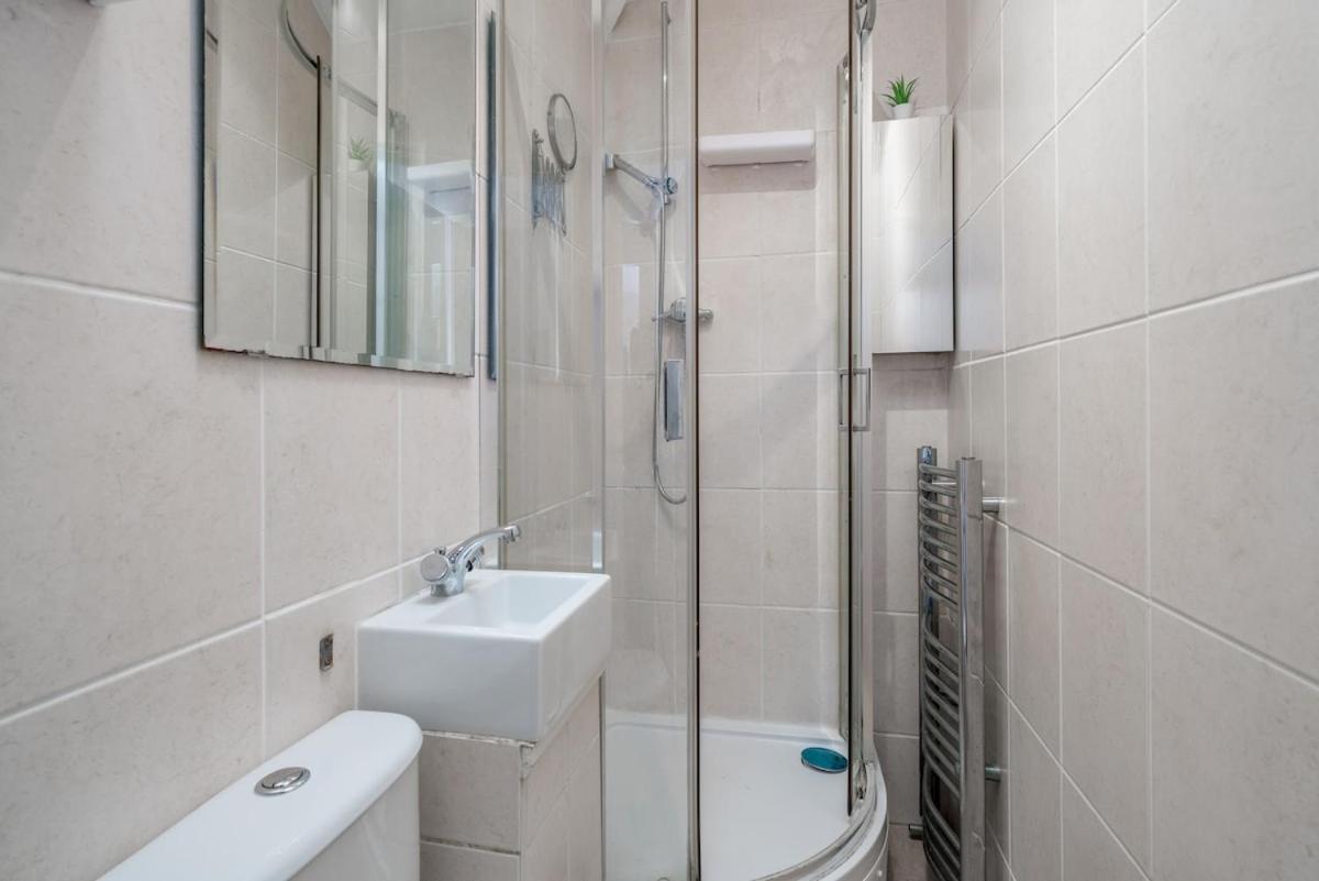 Lavish Lux 3bed 2bath Garden Sunroom Parking Villa