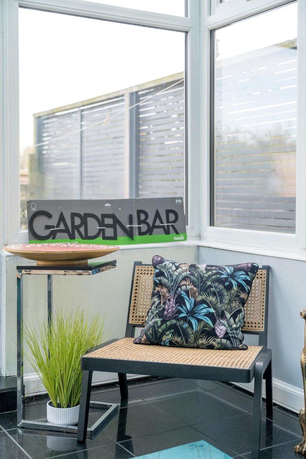 Lavish Lux 3bed 2bath Garden Sunroom Parking Villa *