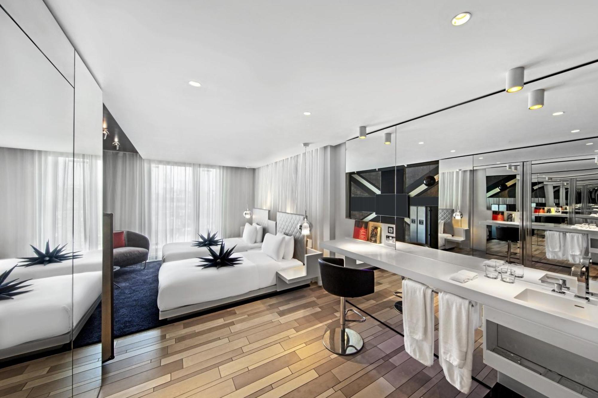 W Hotel 5*