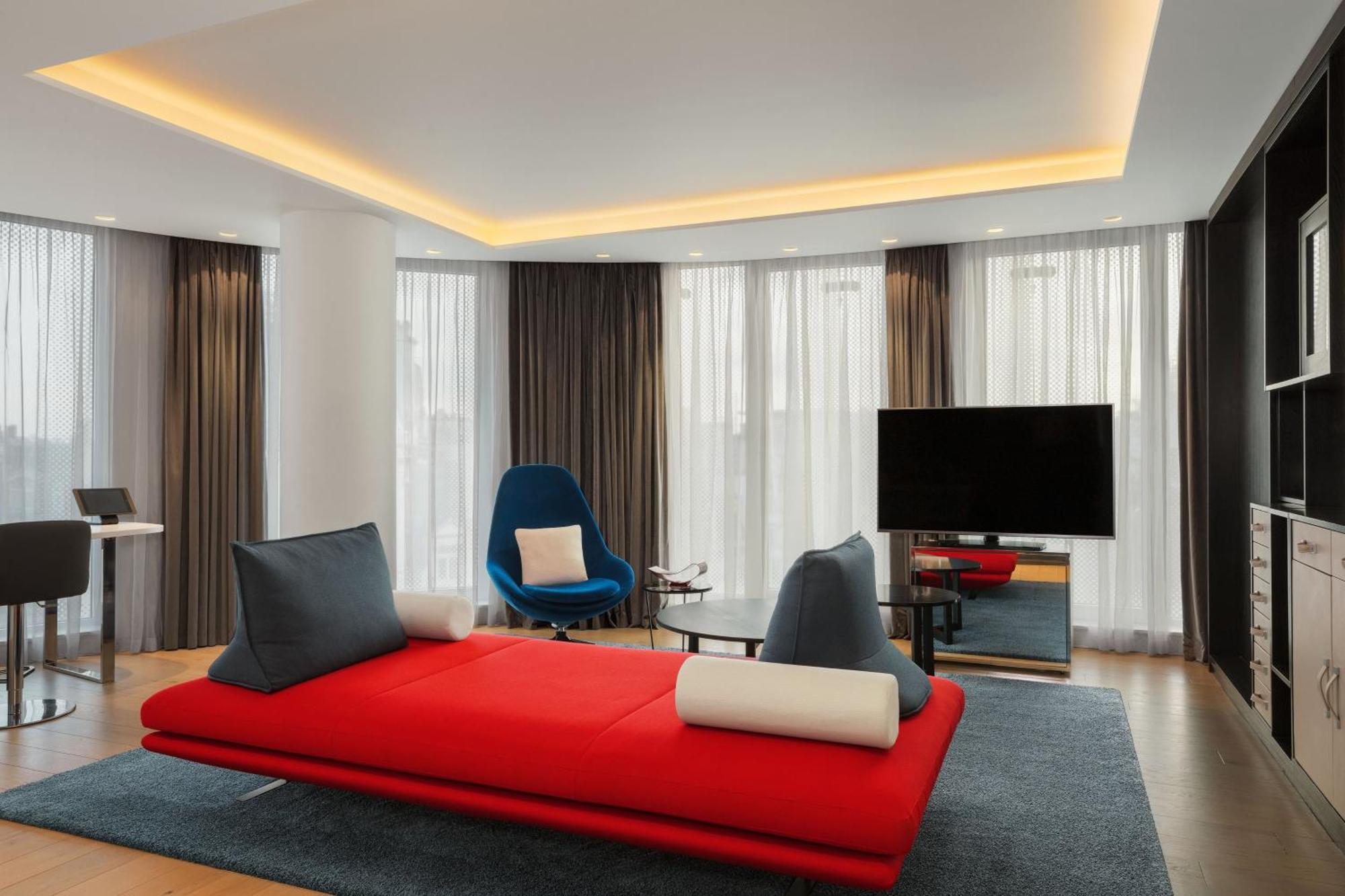 Hotel W 5*