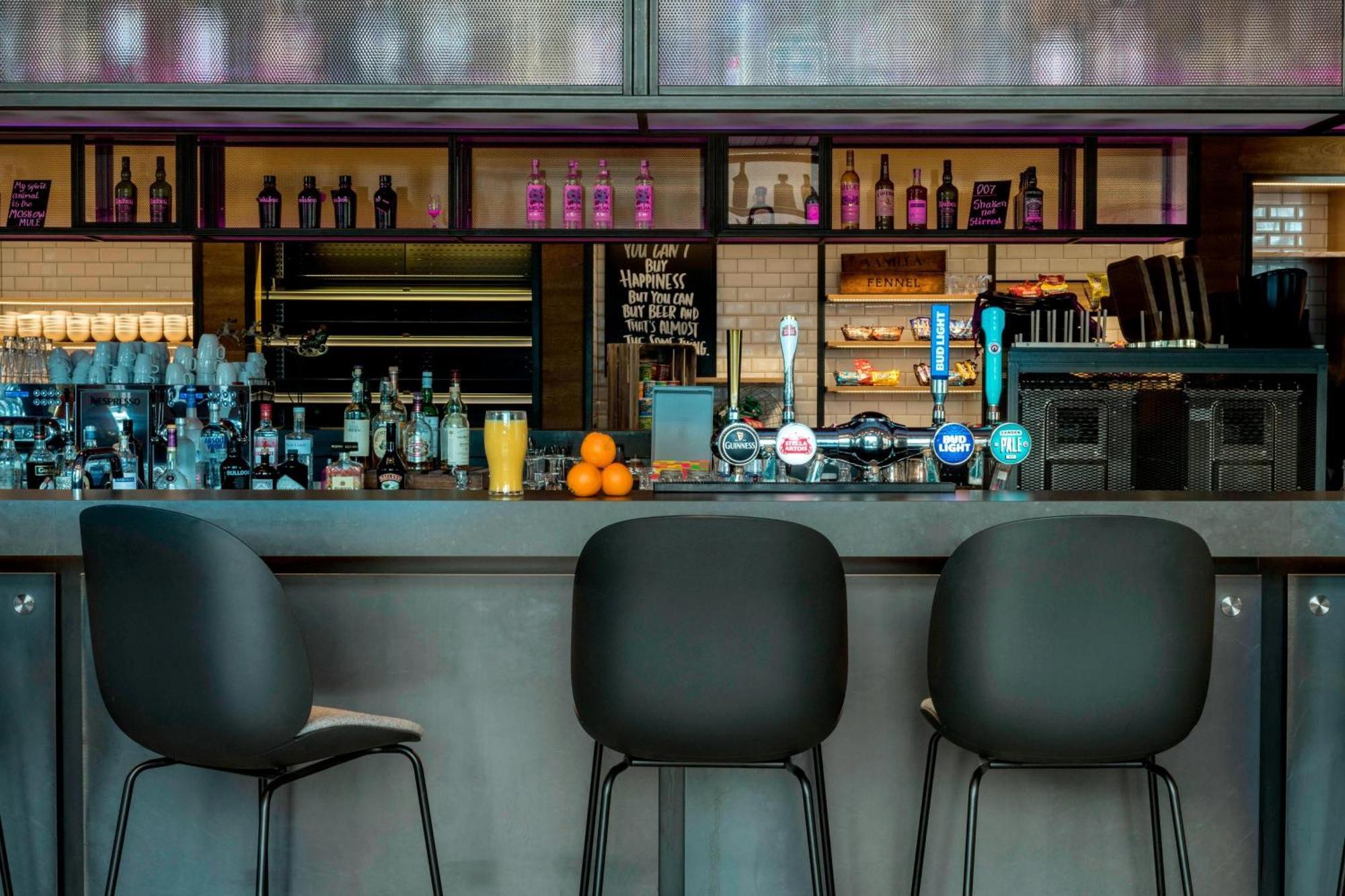 Moxy Stratford Hotell