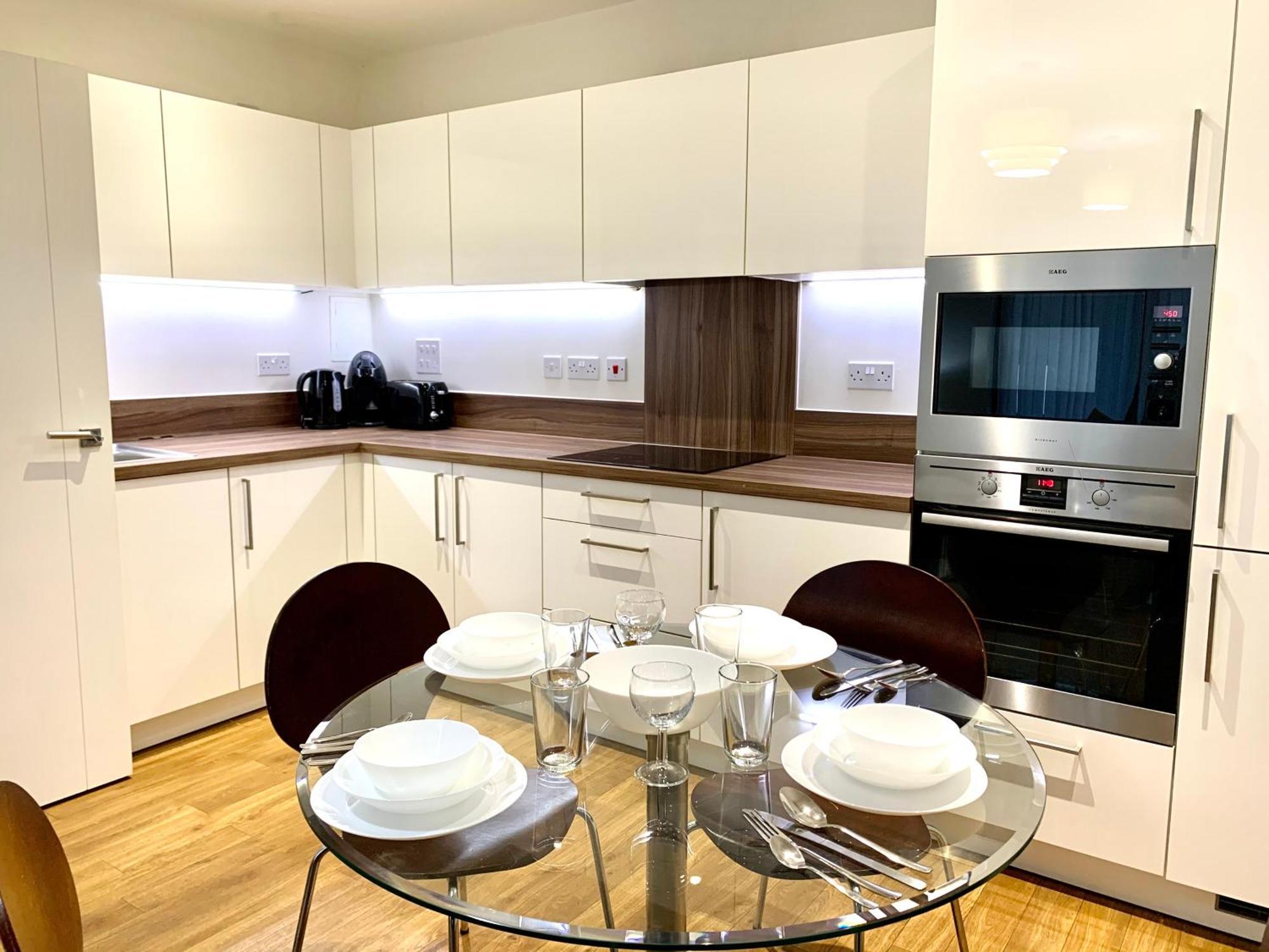 Dockland Excel 2 Bedroom London
