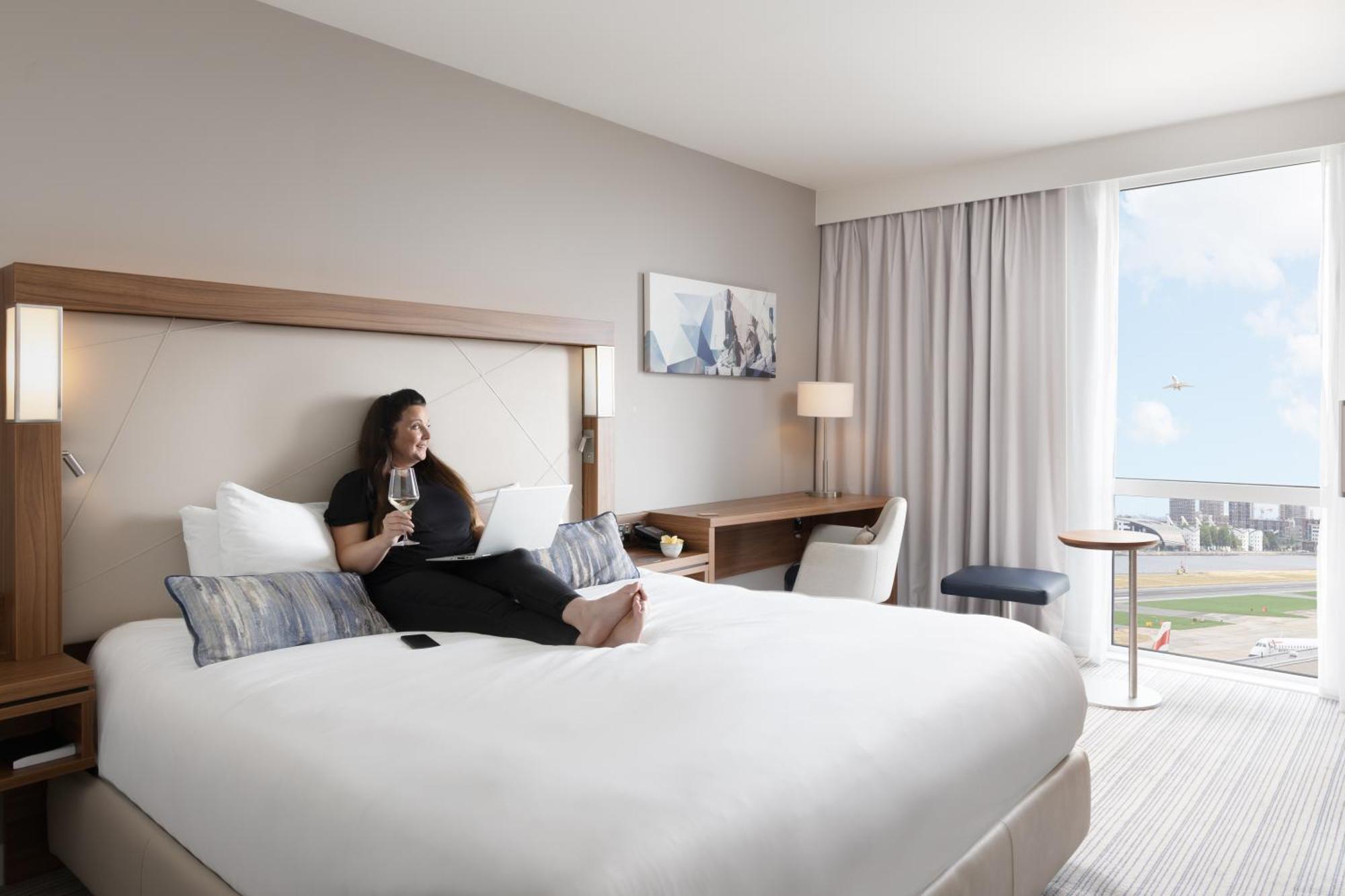 Courtyard By Marriott Airport London