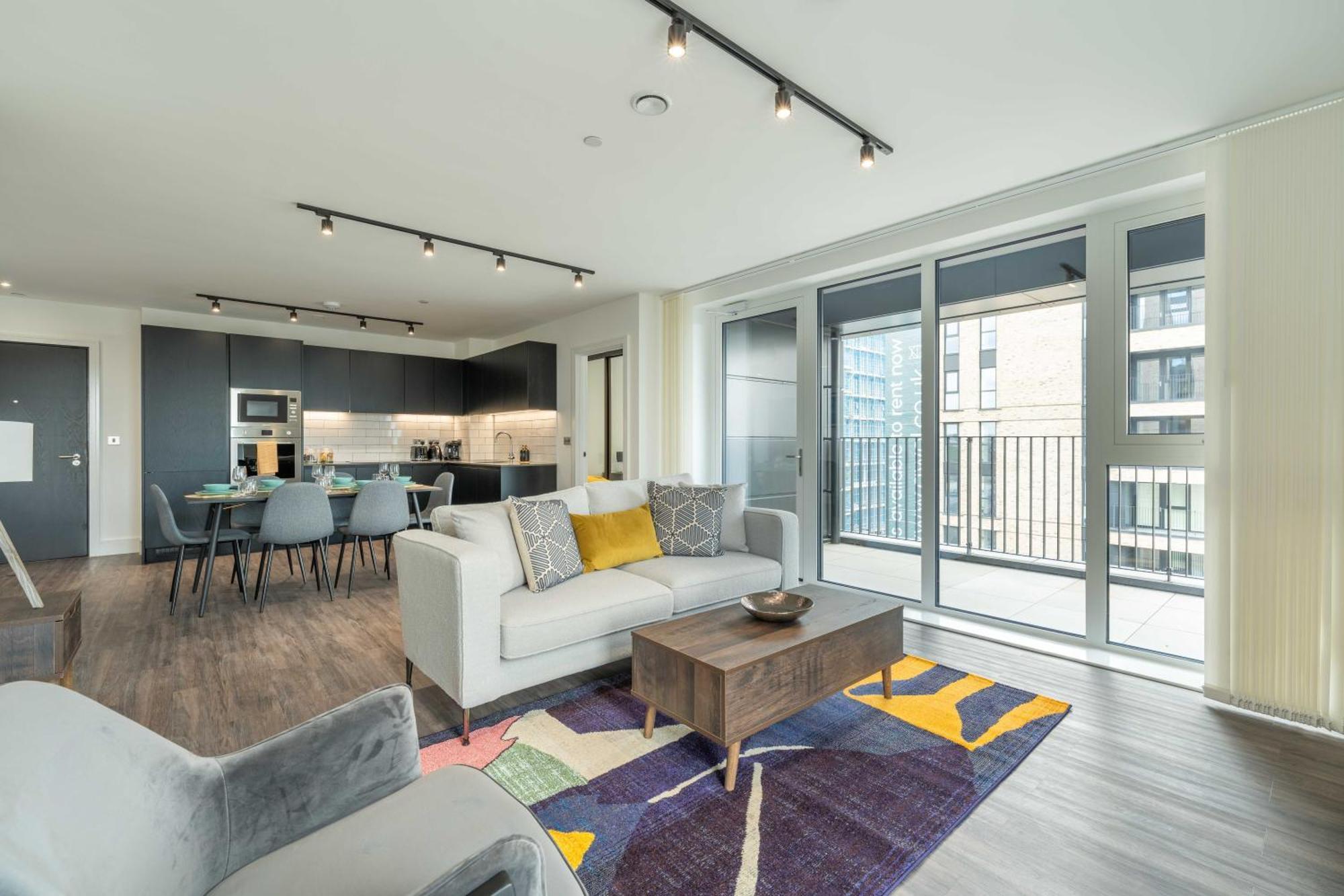 Mitre Picasso By Artsy Londen