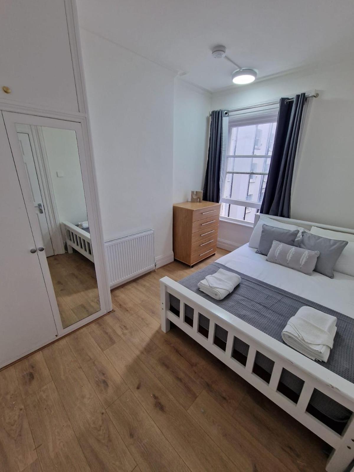 Lägenhet Comfortable Flat For 10 Near Paddington *