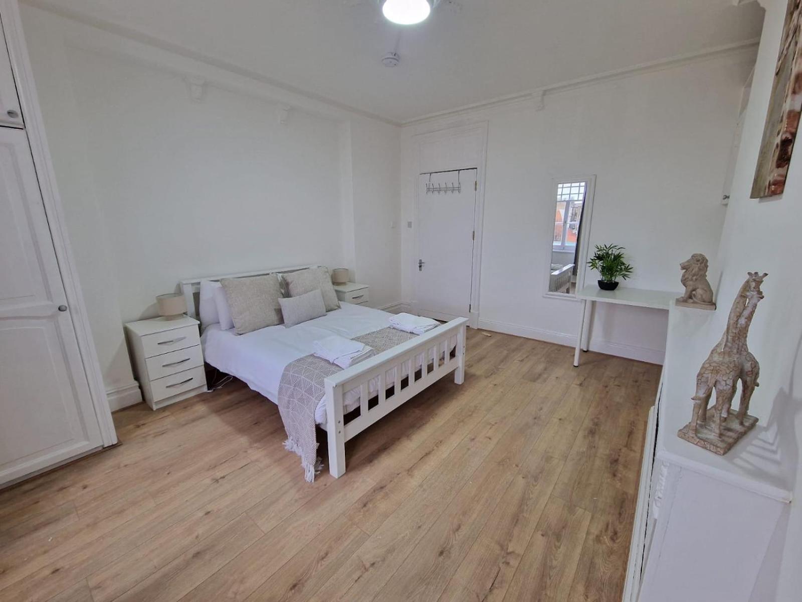 Comfortable Flat For 10 Near Paddington Lägenhet London