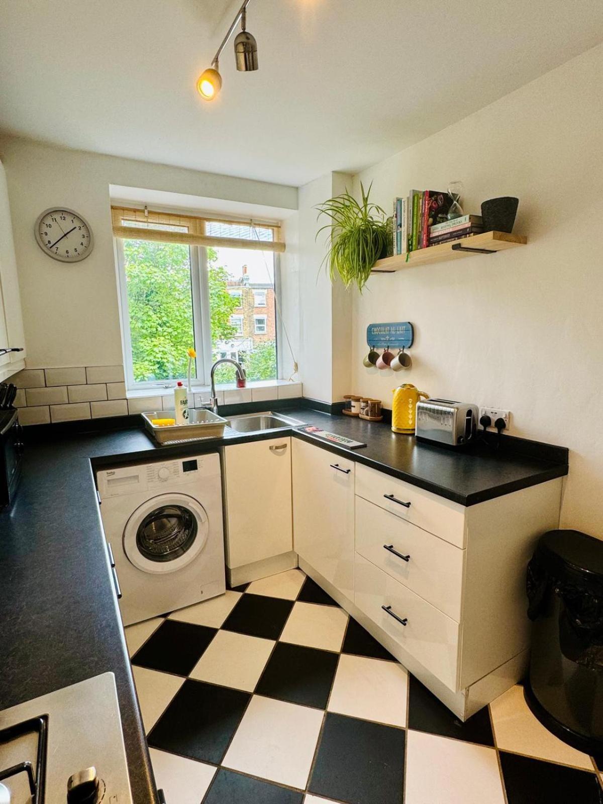 Leilighet Modern Flat At Selden House *