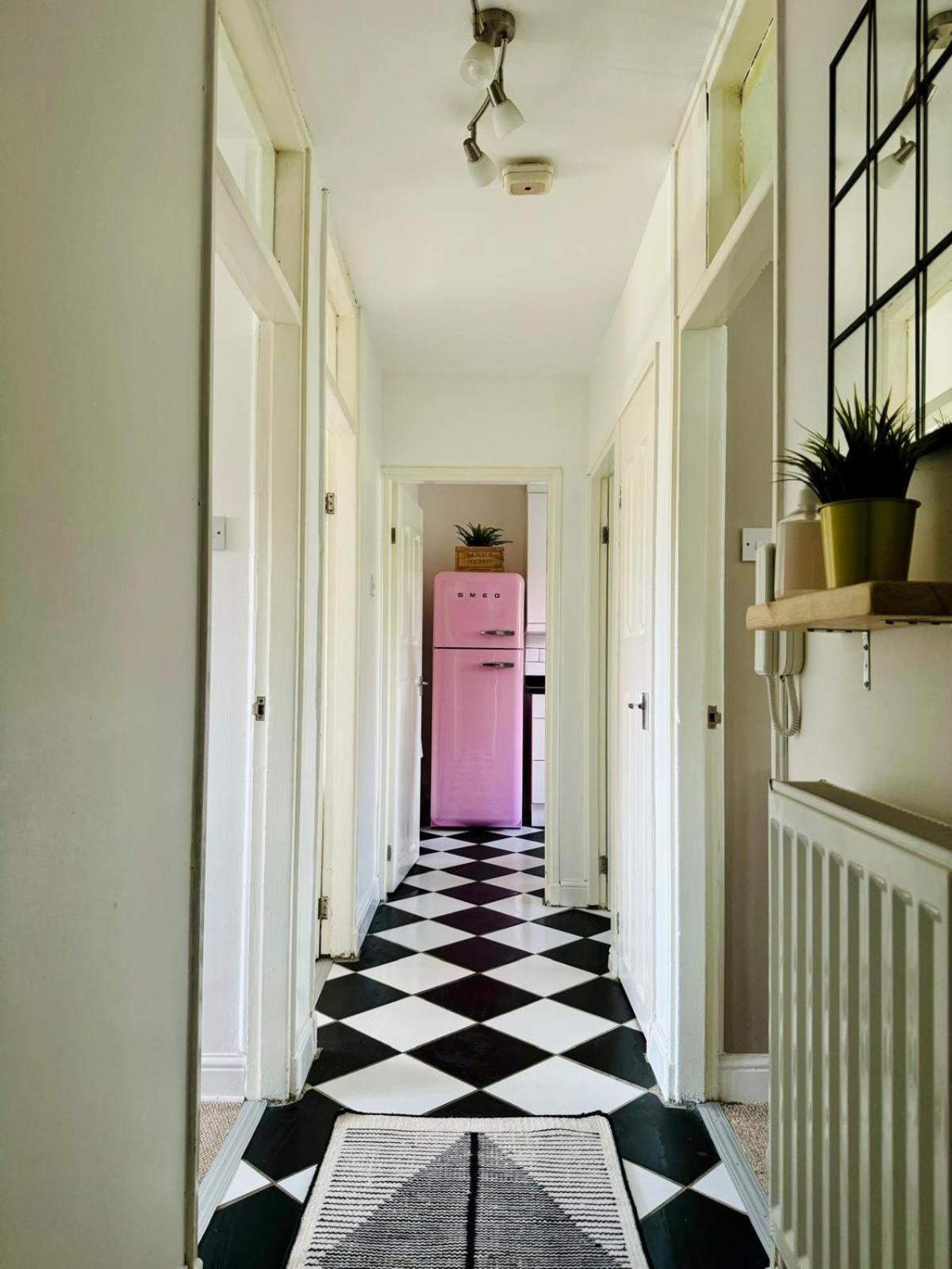 Modern Flat At Selden House Leilighet London