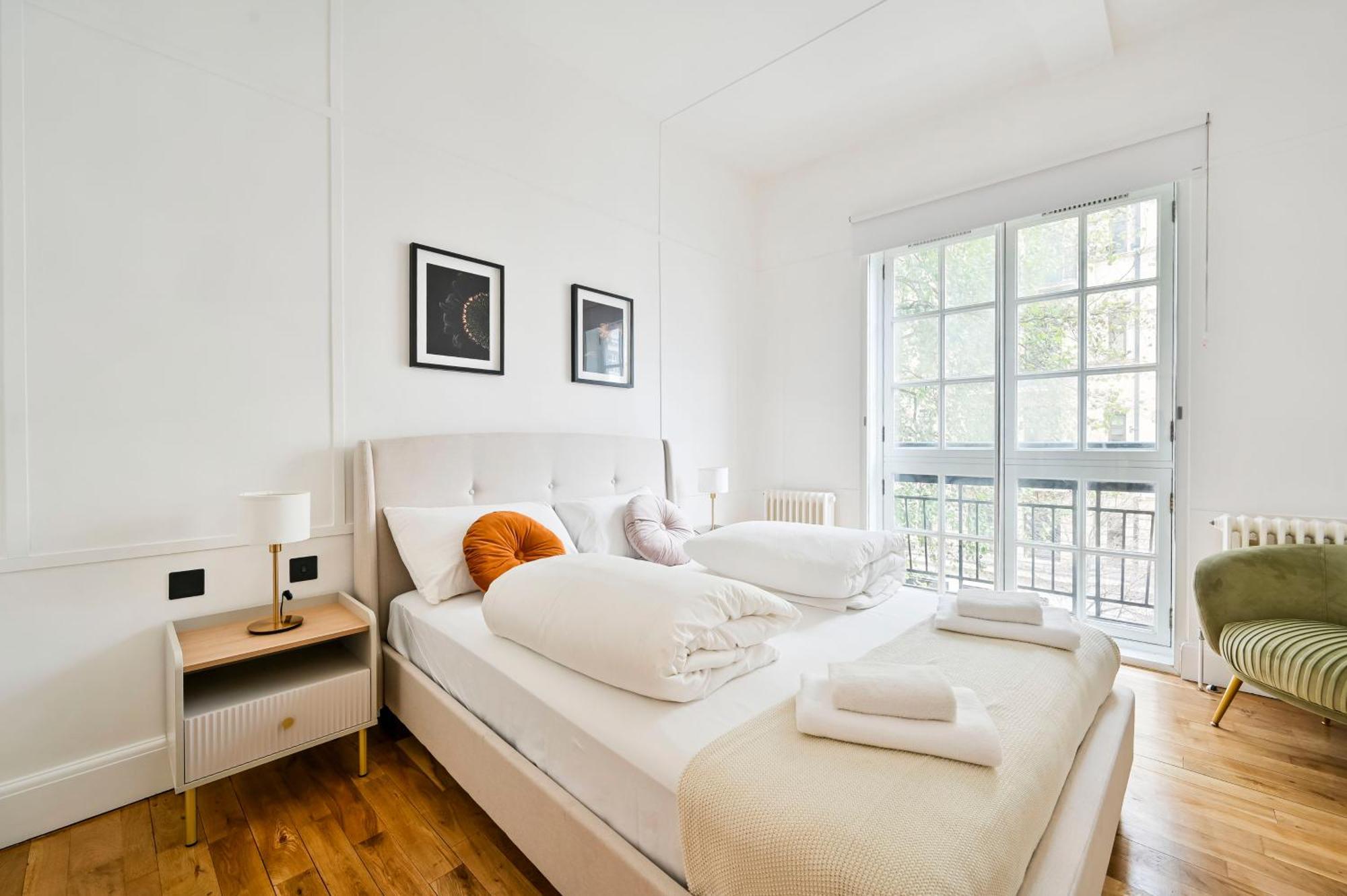 Stunning 3 Bed Lägenhet London