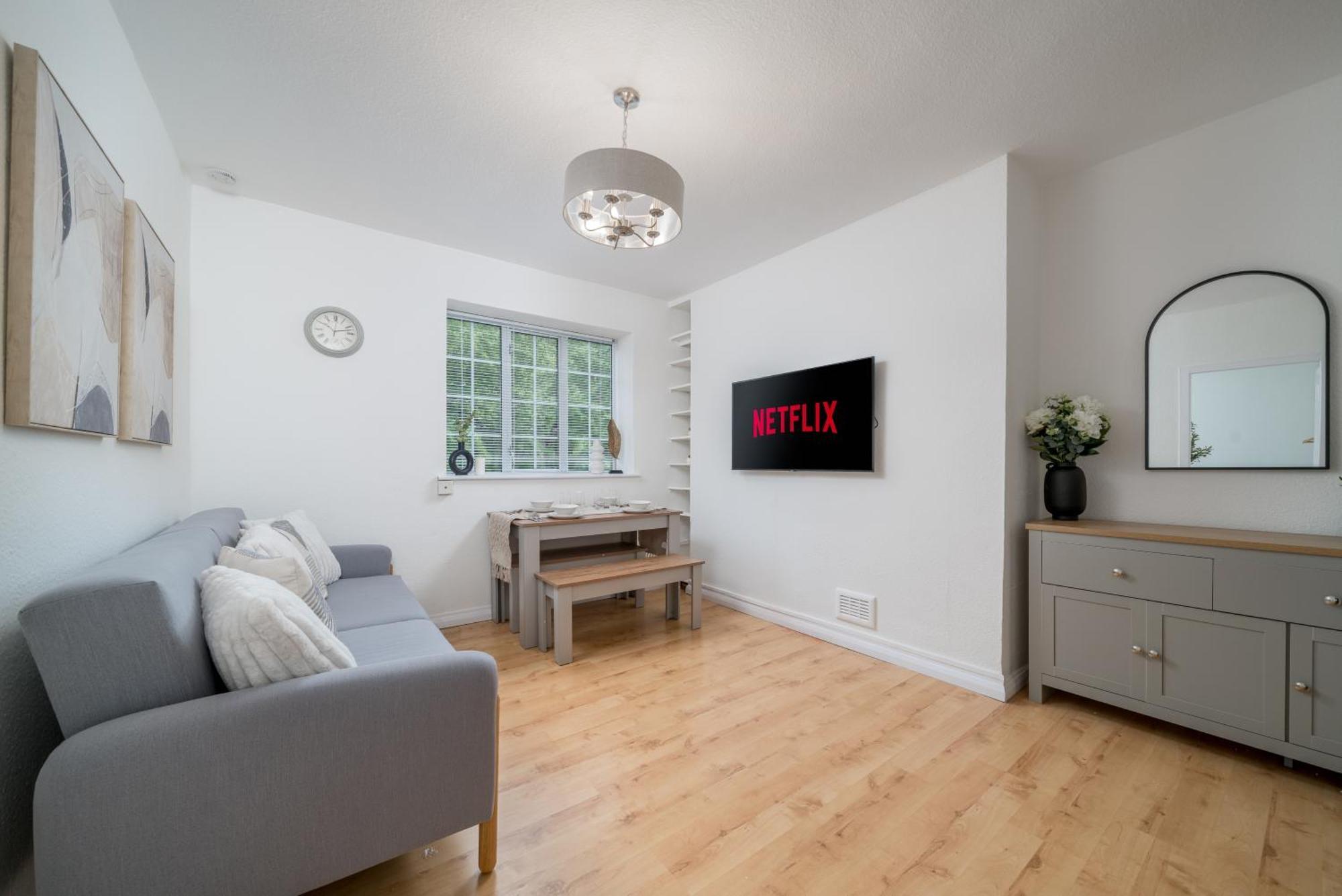 Leilighet New! Cosy Flat - Free Secure Parking - Wapping Station *
