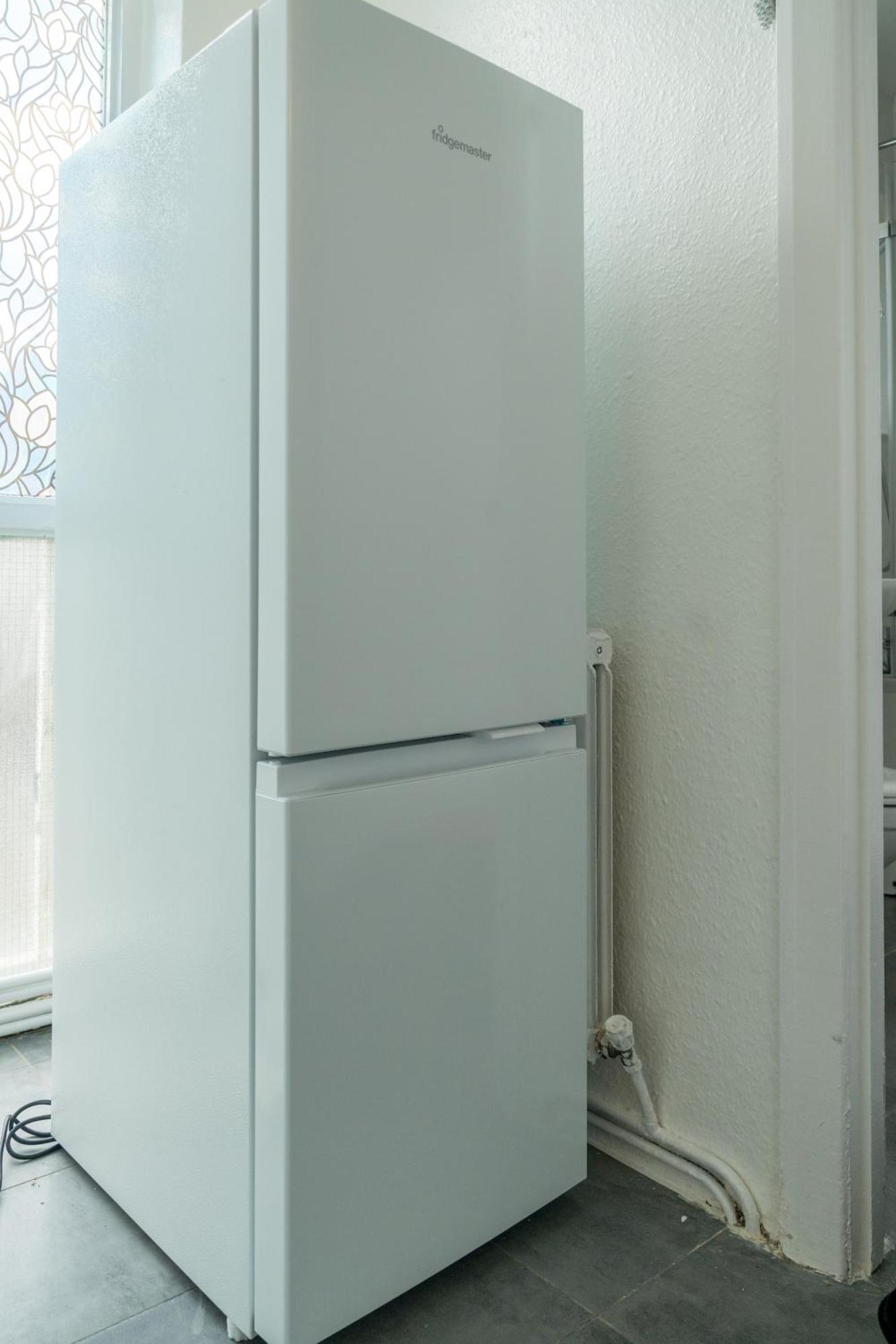New! Cosy Flat - Free Secure Parking - Wapping Station Leilighet London